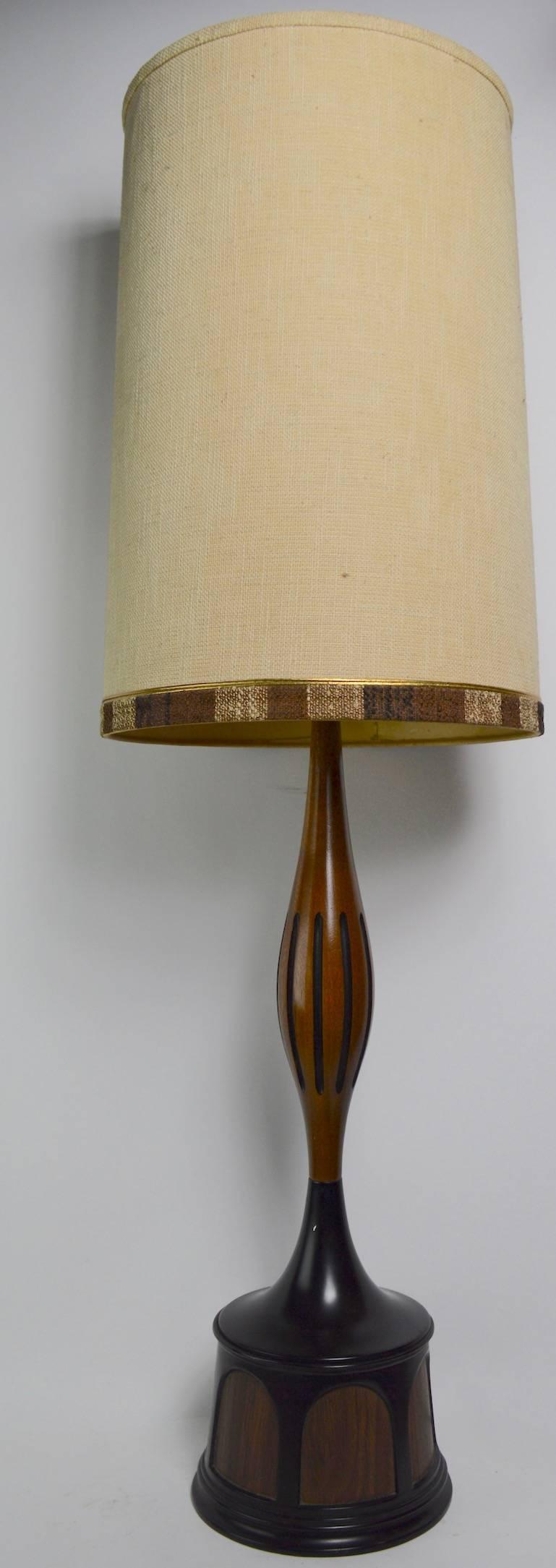 Mid Century Lamp by Laurel For Sale 4