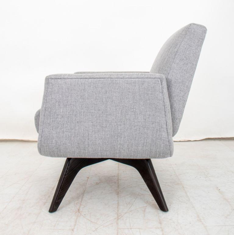 Mid-Century Modern Mid Century Landon Swivel Chair For Sale