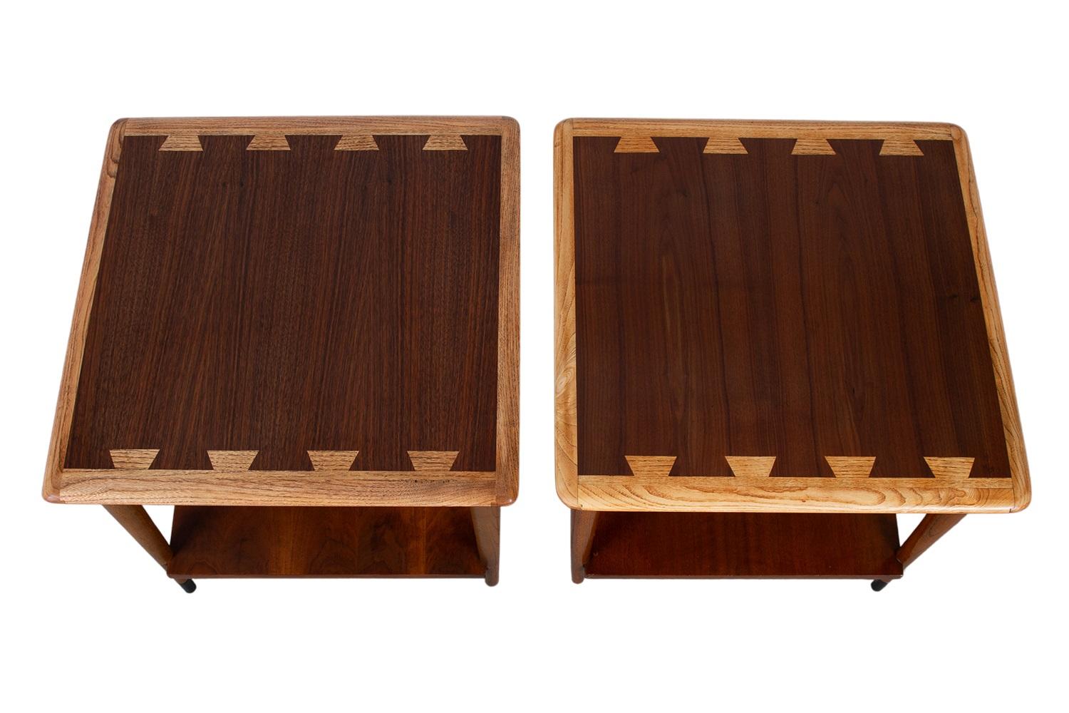 Ein schönes Paar schwalbenschwanzförmige Beistelltische von Lane Furniture Co. aus der Lane's 'Acclaim'-Kollektion, entworfen von Andre Bus, ca. 1960er Jahre. Ein schönes Paar Beistelltische von Lane Furniture Co. aus der Lane's 'Acclaim'