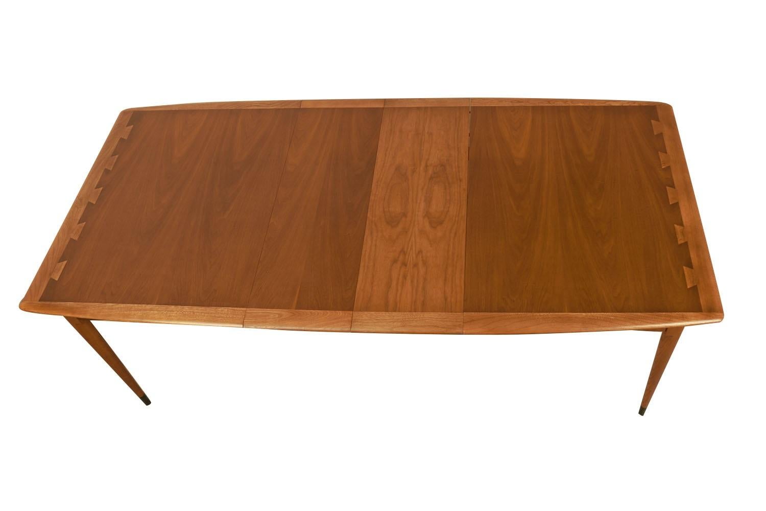Mid-Century Lane Acclaim Dovetail Expandable Dining Table  For Sale 3