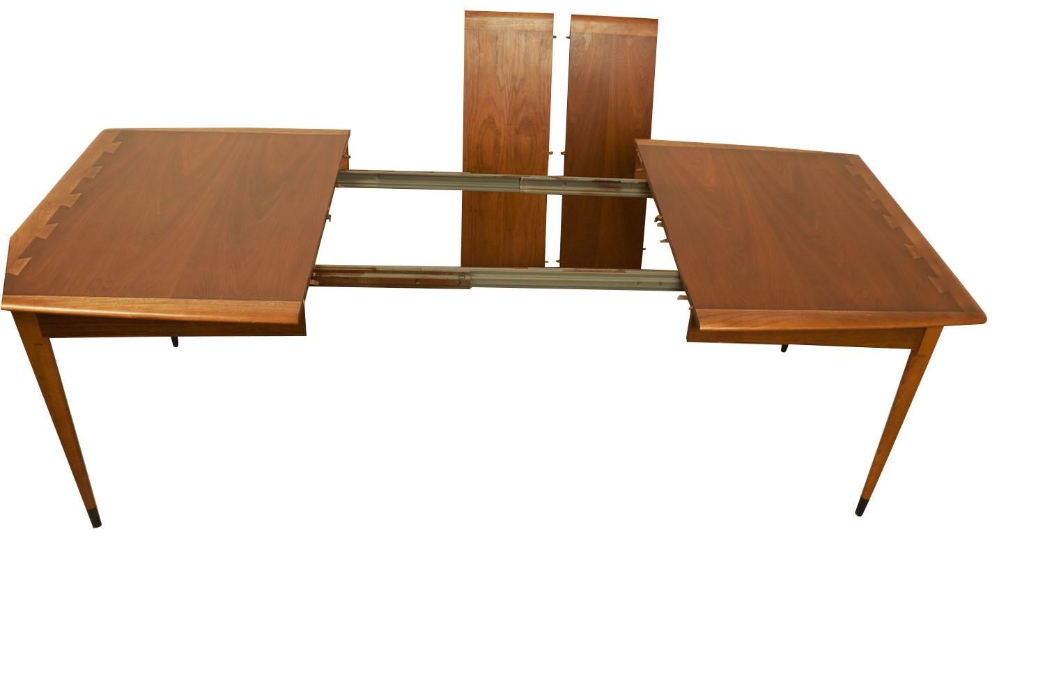 Mid-Century Lane Acclaim Dovetail Expandable Dining Table  For Sale 1