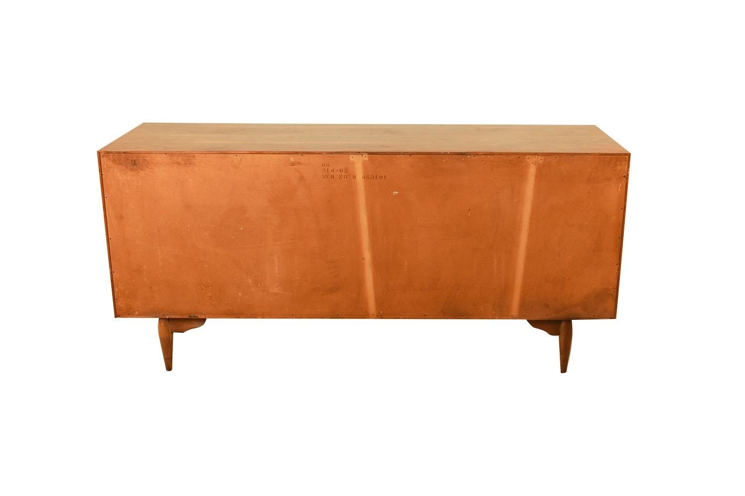 Mid-Century Lane Acclaim Dovetail Walnut Dresser For Sale 5