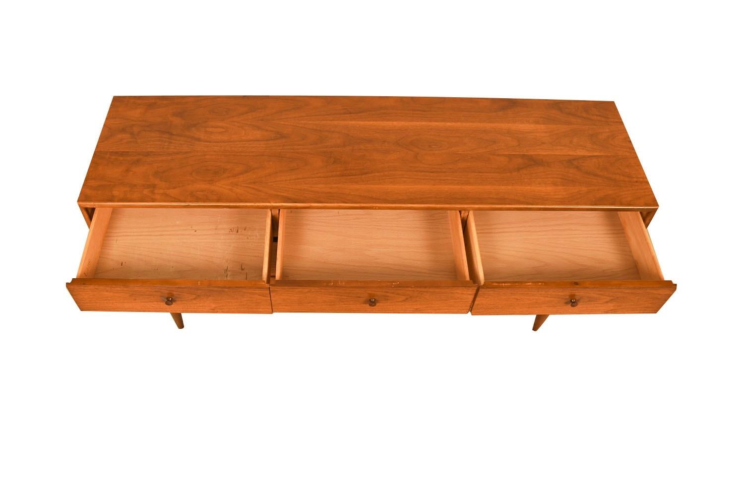 Mid-20th Century Mid-Century Lane Acclaim Dovetail Walnut Dresser For Sale