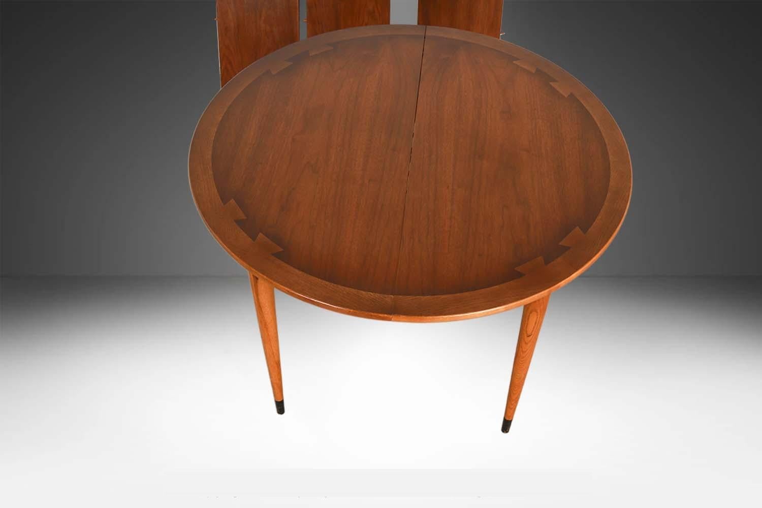 Mesa de Comedor Mid Century Lane Acclaim Ampliable de Redonda a Ovalada en Bastante bueno estado para la venta en Baltimore, MD