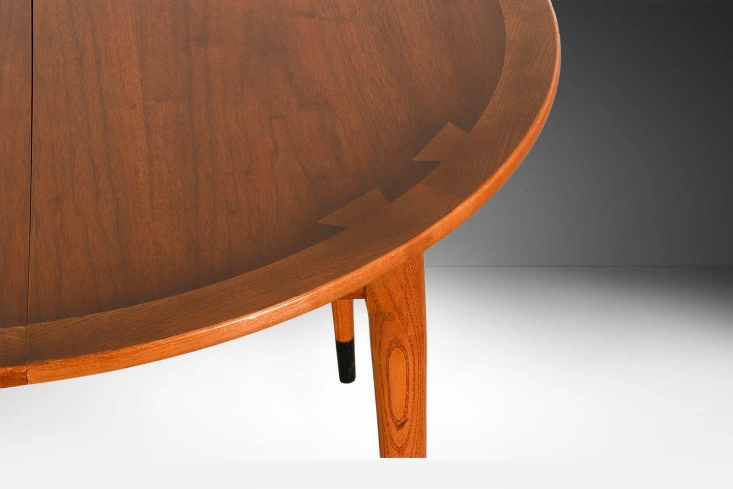 Mesa de Comedor Mid Century Lane Acclaim Ampliable de Redonda a Ovalada finales del siglo XX en venta