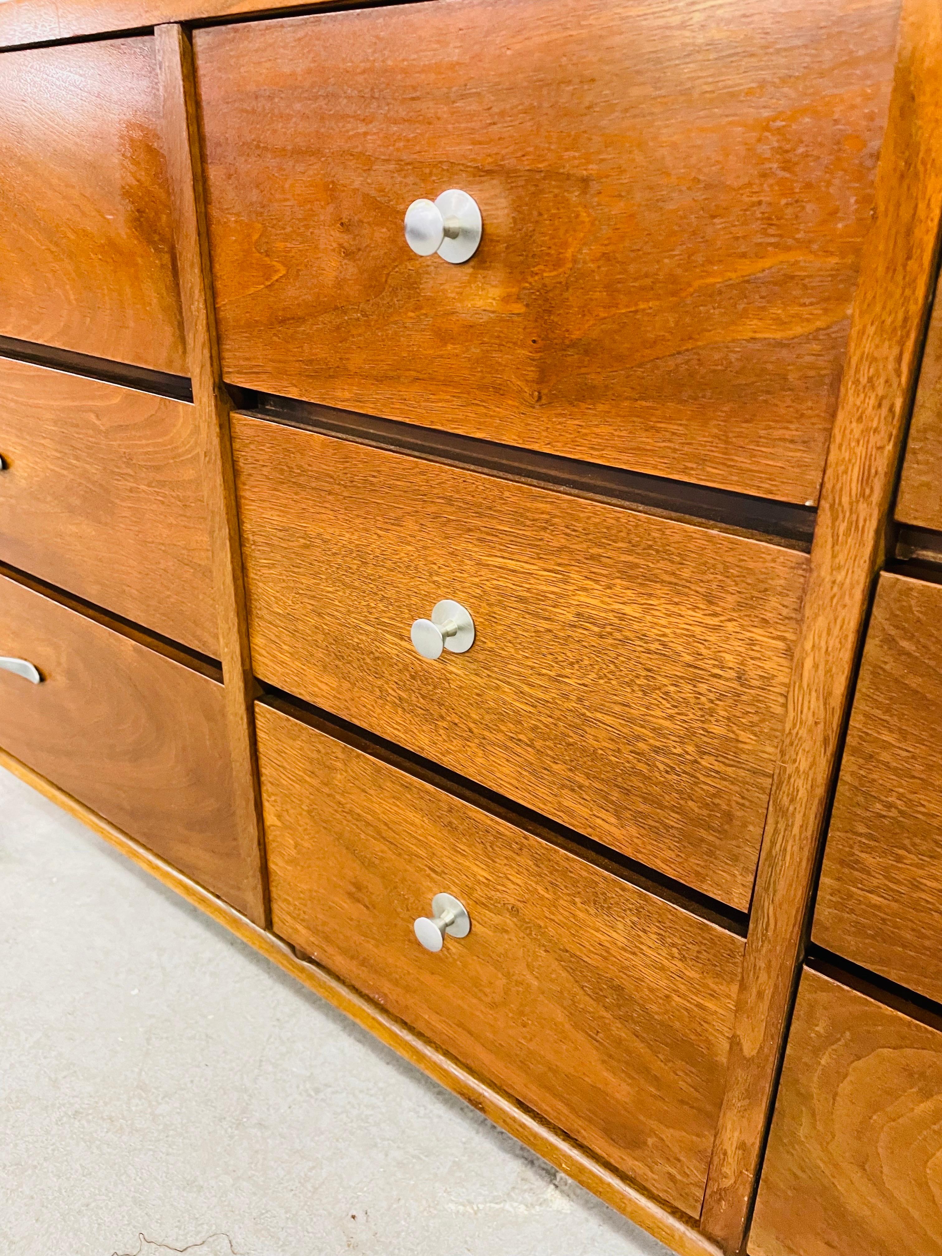 Mid-Century Lane Acclaim Walnut Triple Dresser In Good Condition In Clarksboro, NJ
