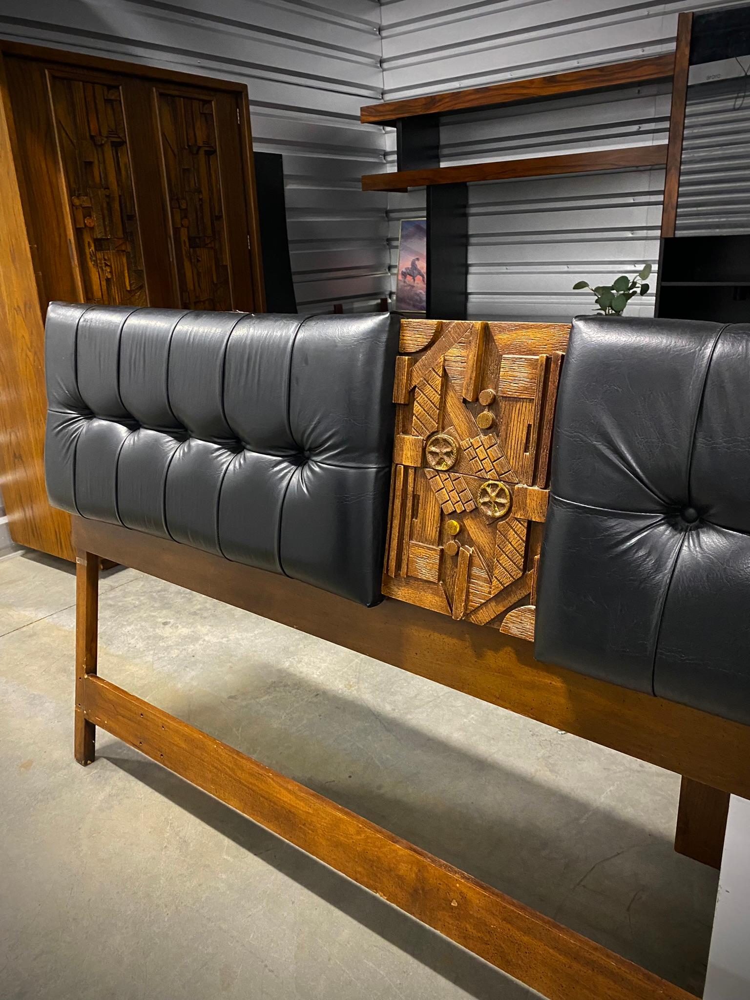 Beautiful mid century king size brutalist headboard by lane furniture. Part of the “Pueblo” collection. I have the matching pieces to make this a complete bedroom set listed on my page.