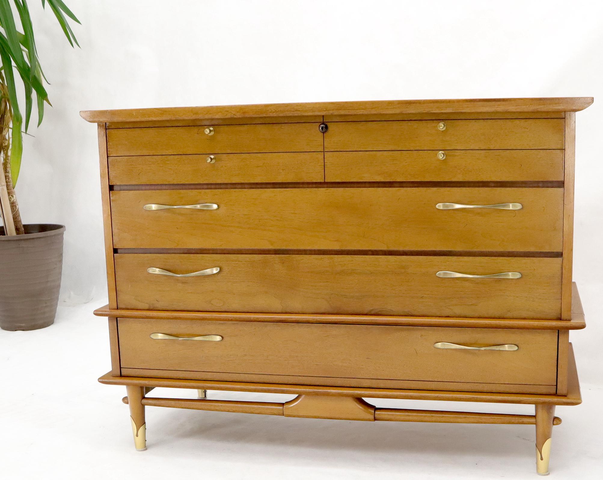 hope chest with drawers