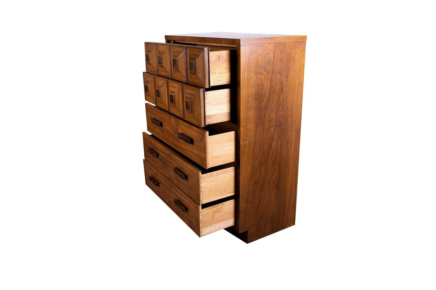 Mid Century Lane Furniture Five Drawer Tall Highboy Dresser In Good Condition In Baltimore, MD