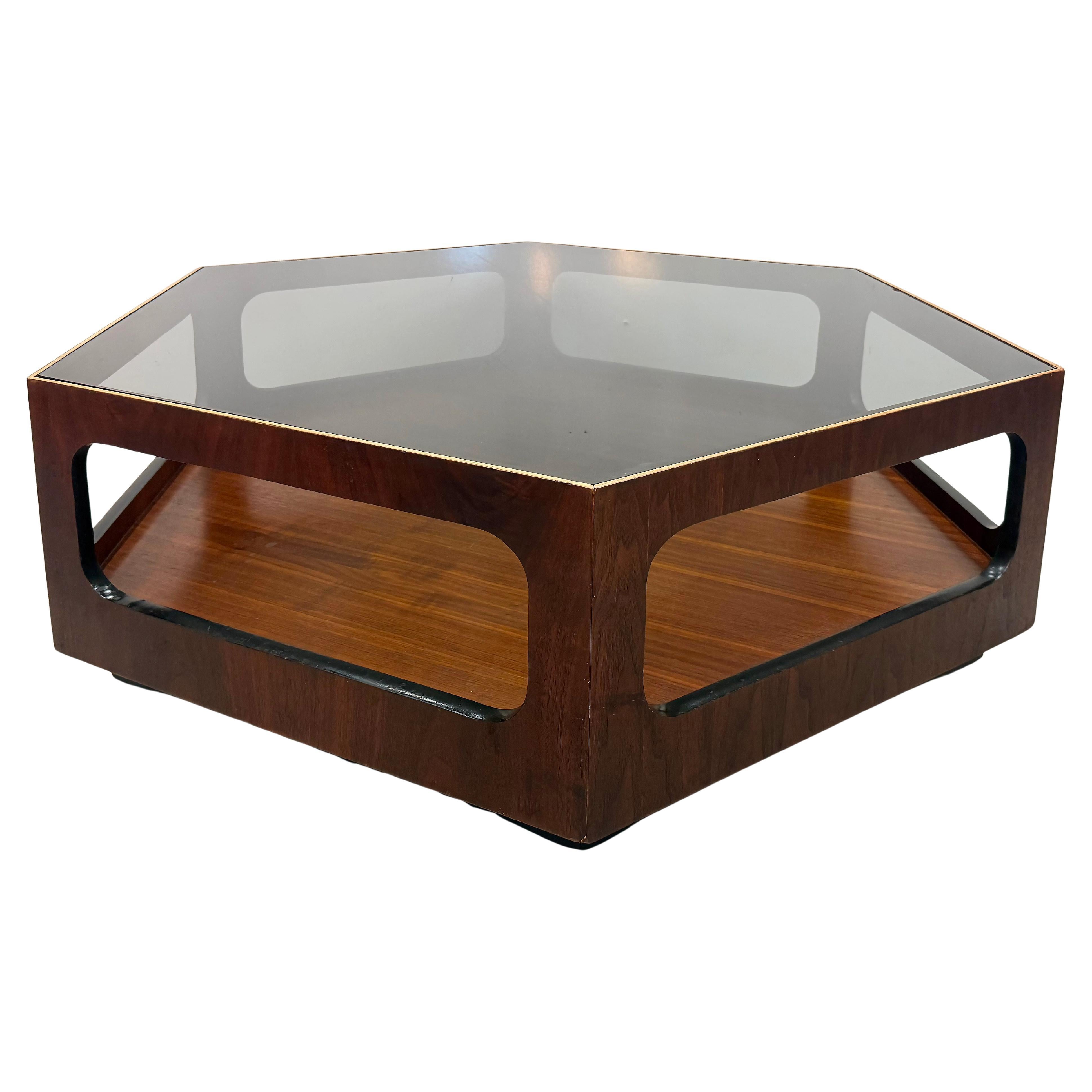 Mesa baja hexagonal de mediados de siglo Lane Furniture, tapa de cristal ahumado en venta