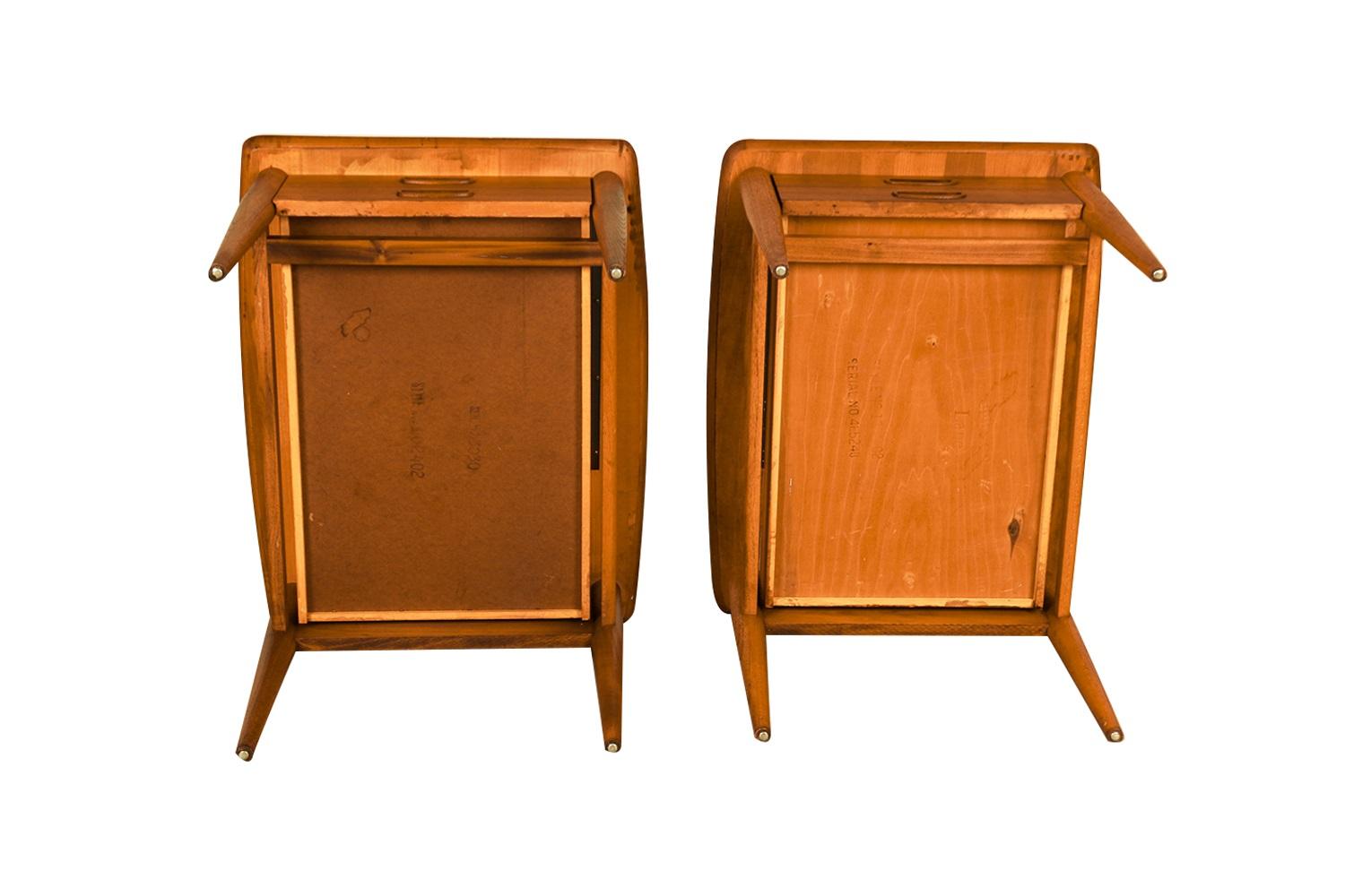 Mid-Century Lane Pair End Tables Nightstands  For Sale 4