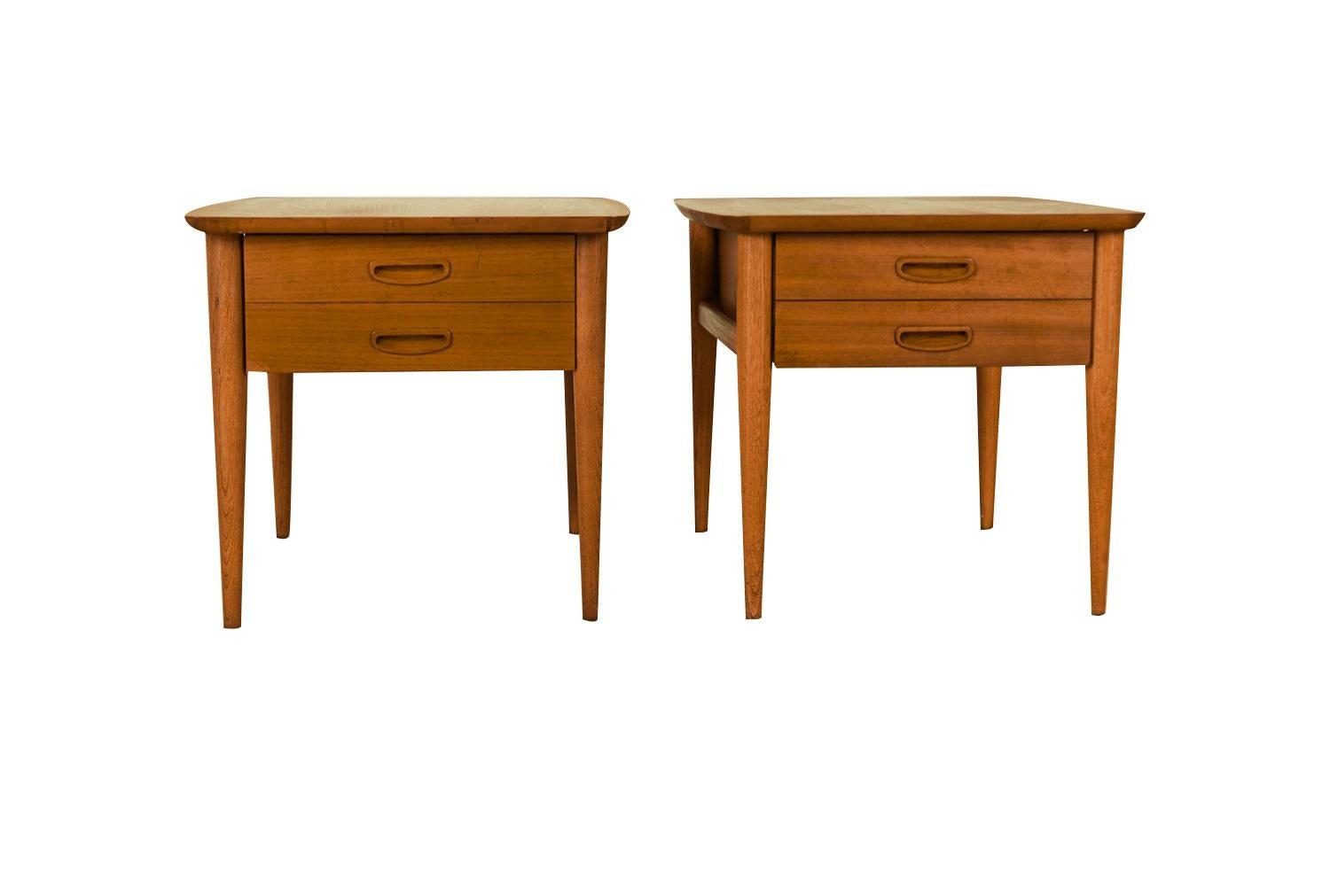 American Mid-Century Lane Pair End Tables Nightstands  For Sale