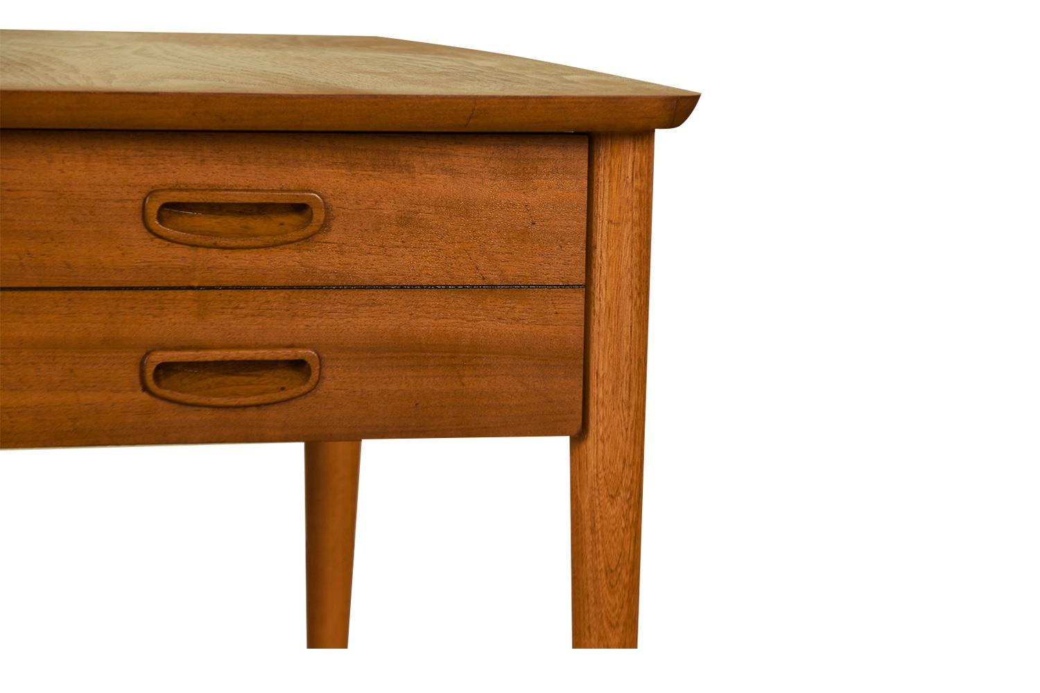 Mid-Century Lane Pair End Tables Nightstands  In Good Condition For Sale In Baltimore, MD