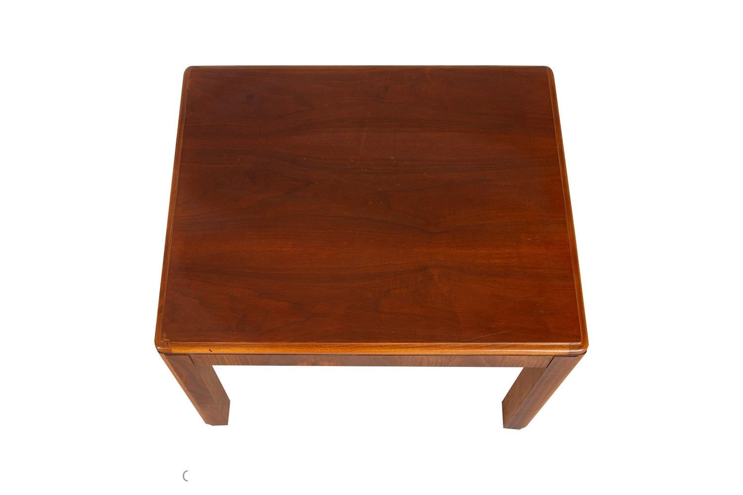Mid-Century Modern Paire de tables d'appoint de style Lane Parson du milieu du siècle dernier en vente
