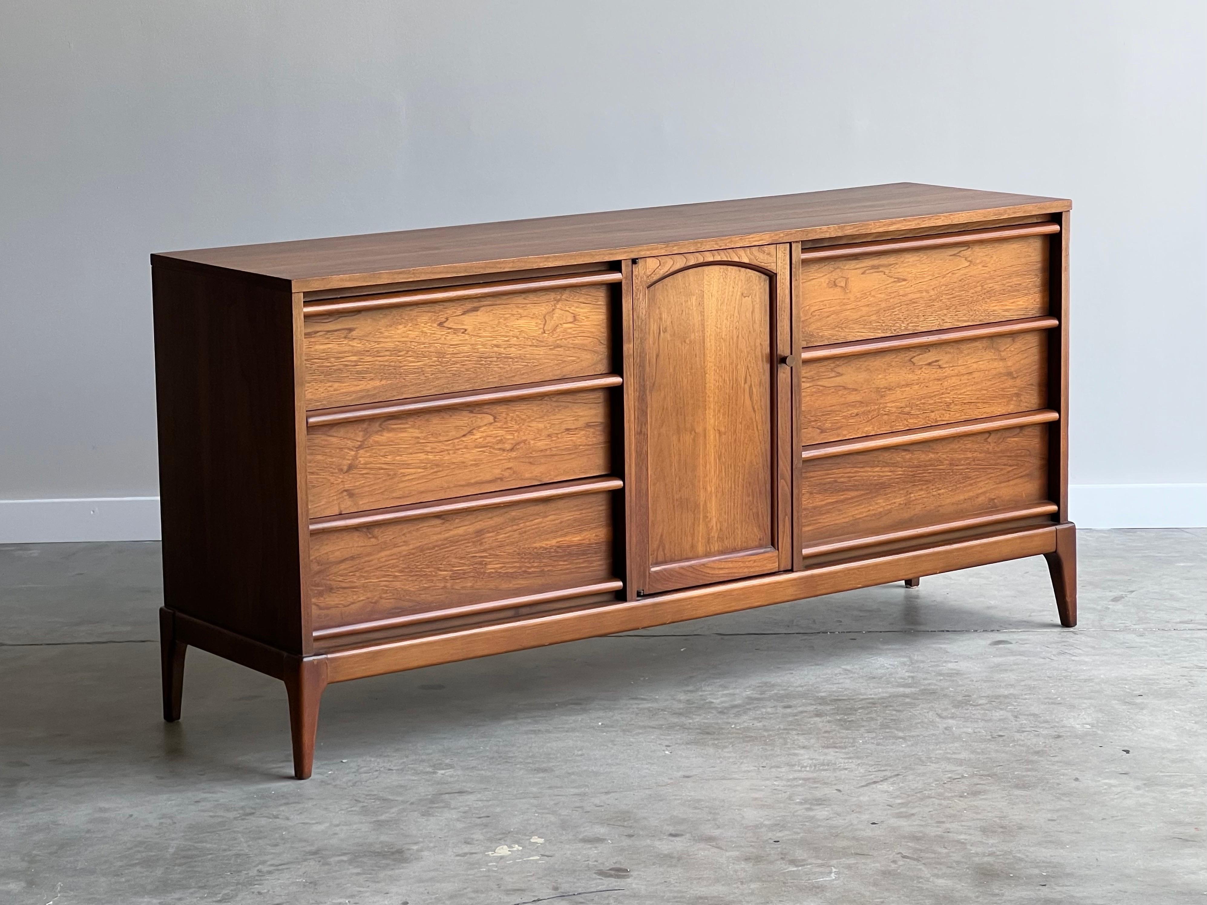American Mid Century Lane Rhythm Dresser