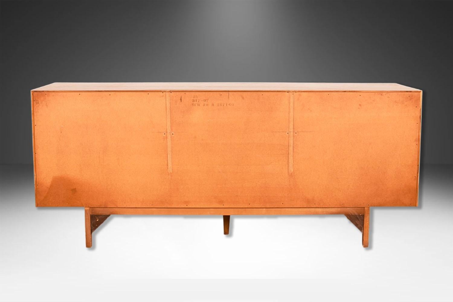 Comò a nove cassetti in noce Mid-Century Lane's in vendita 5