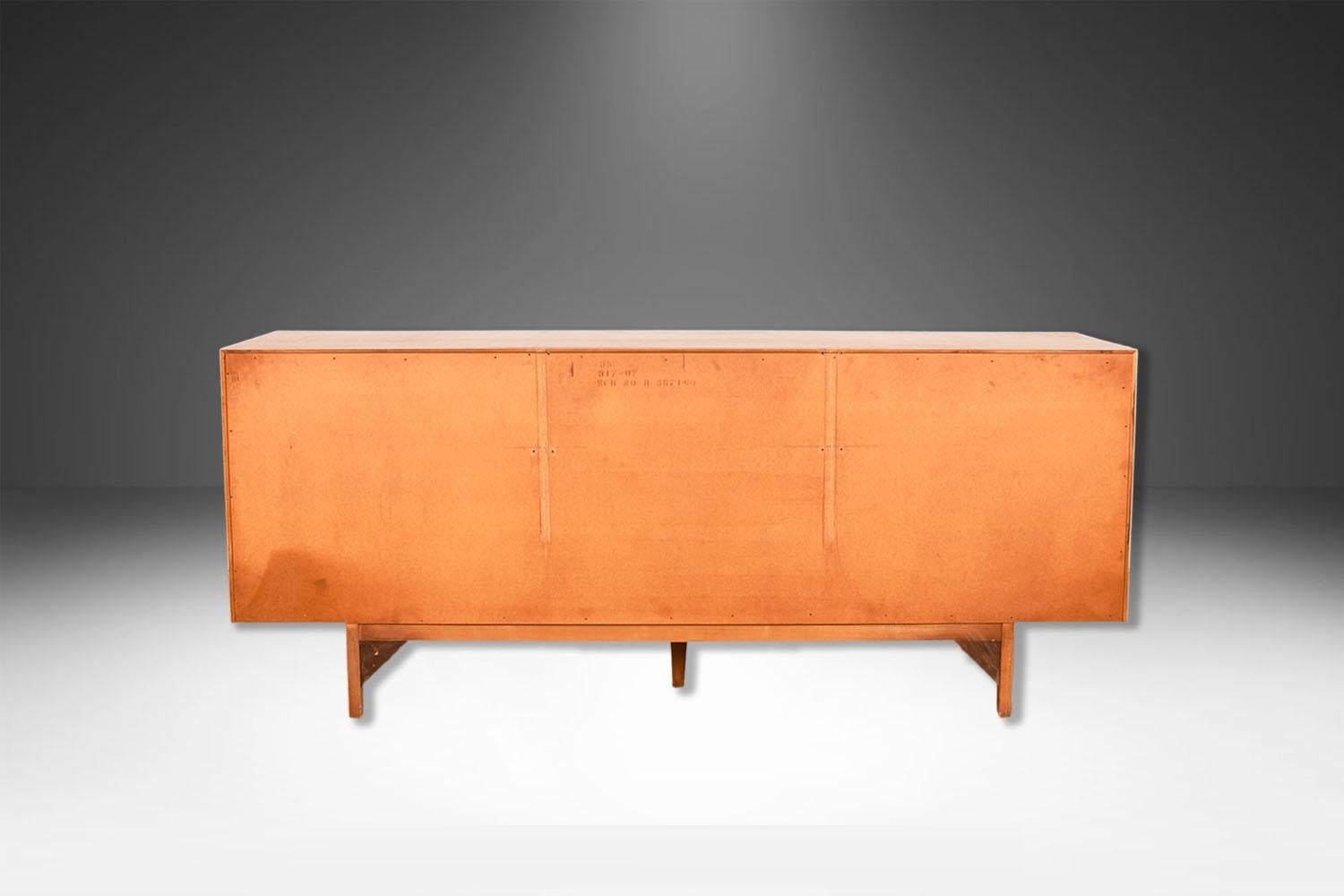 Comò a nove cassetti in noce Mid-Century Lane's in vendita 6