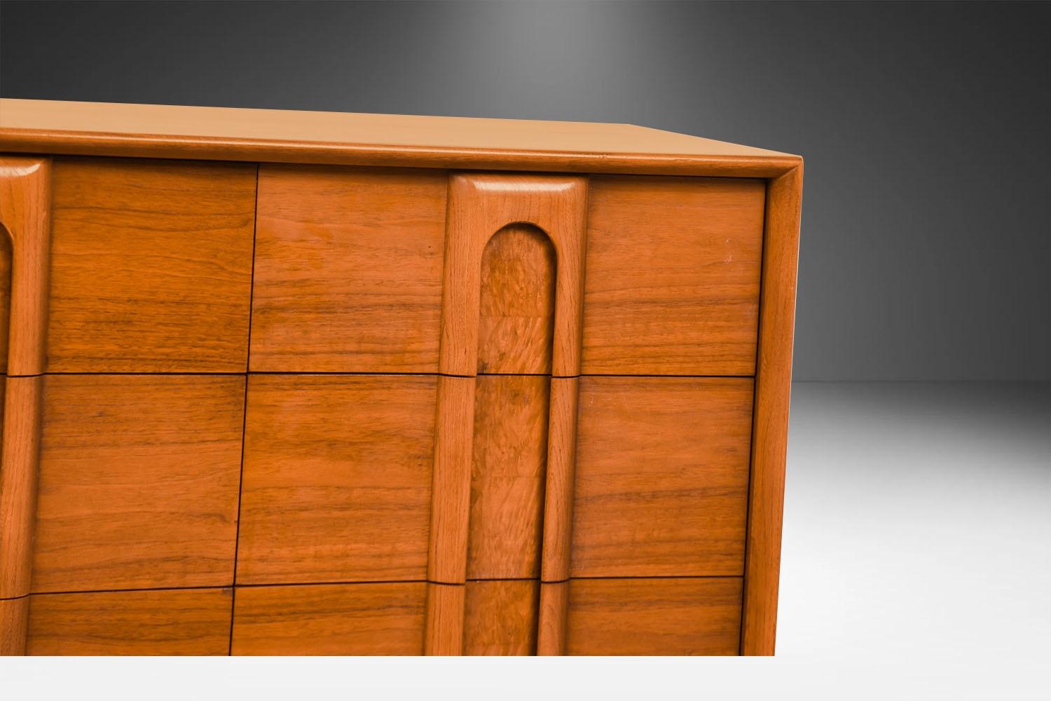 Comò a nove cassetti in noce Mid-Century Lane's in vendita 2