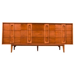 Mid-Century Lane's Nussbaum Kommode mit neun Schubladen