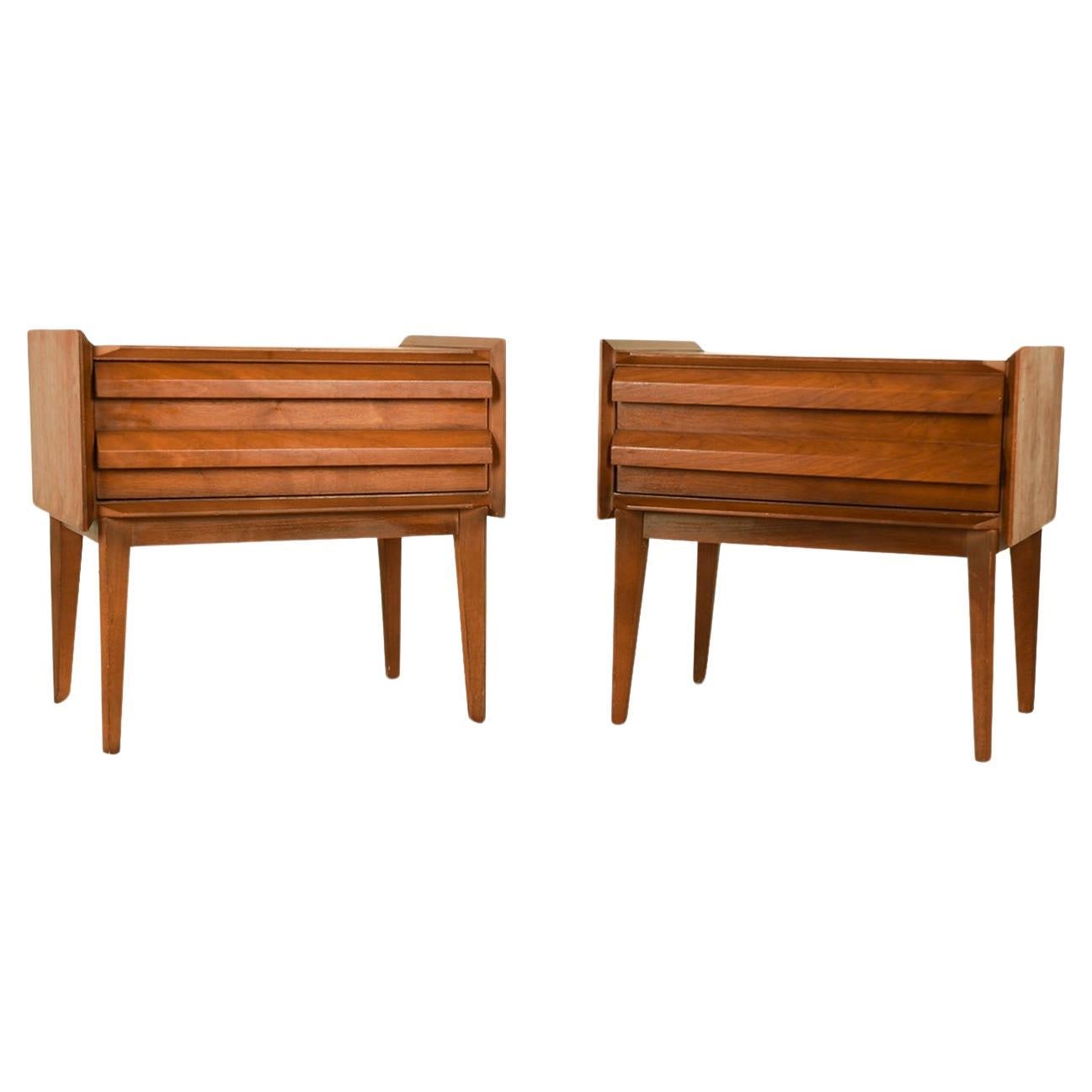 Mid-Century Lane Walnut Pair Nightstands End Tables First Edition Collection For Sale