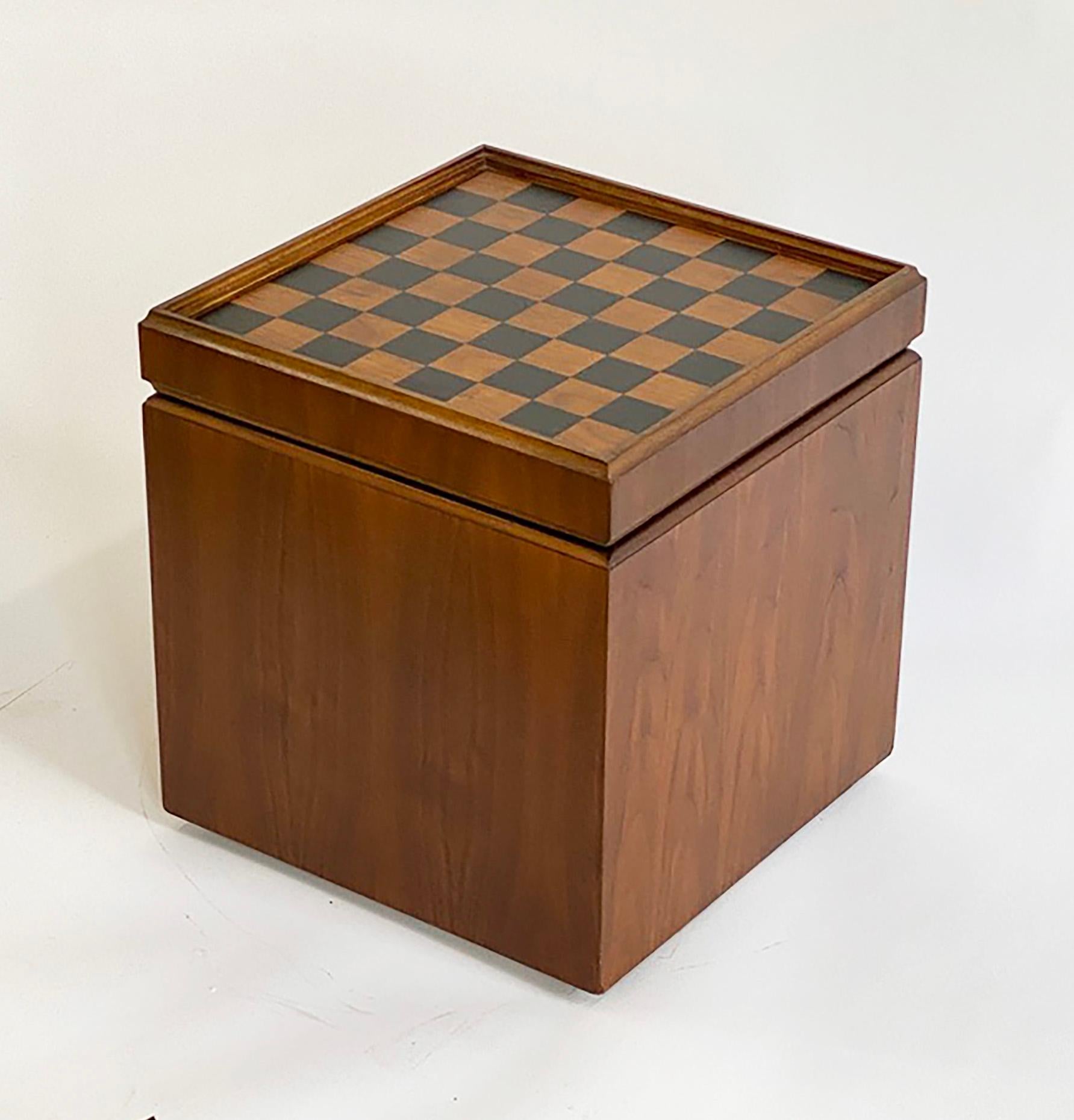 Mid-Century Lane Walnut Storage Cube Ottoman with Reversible Chessboard For Sale 3