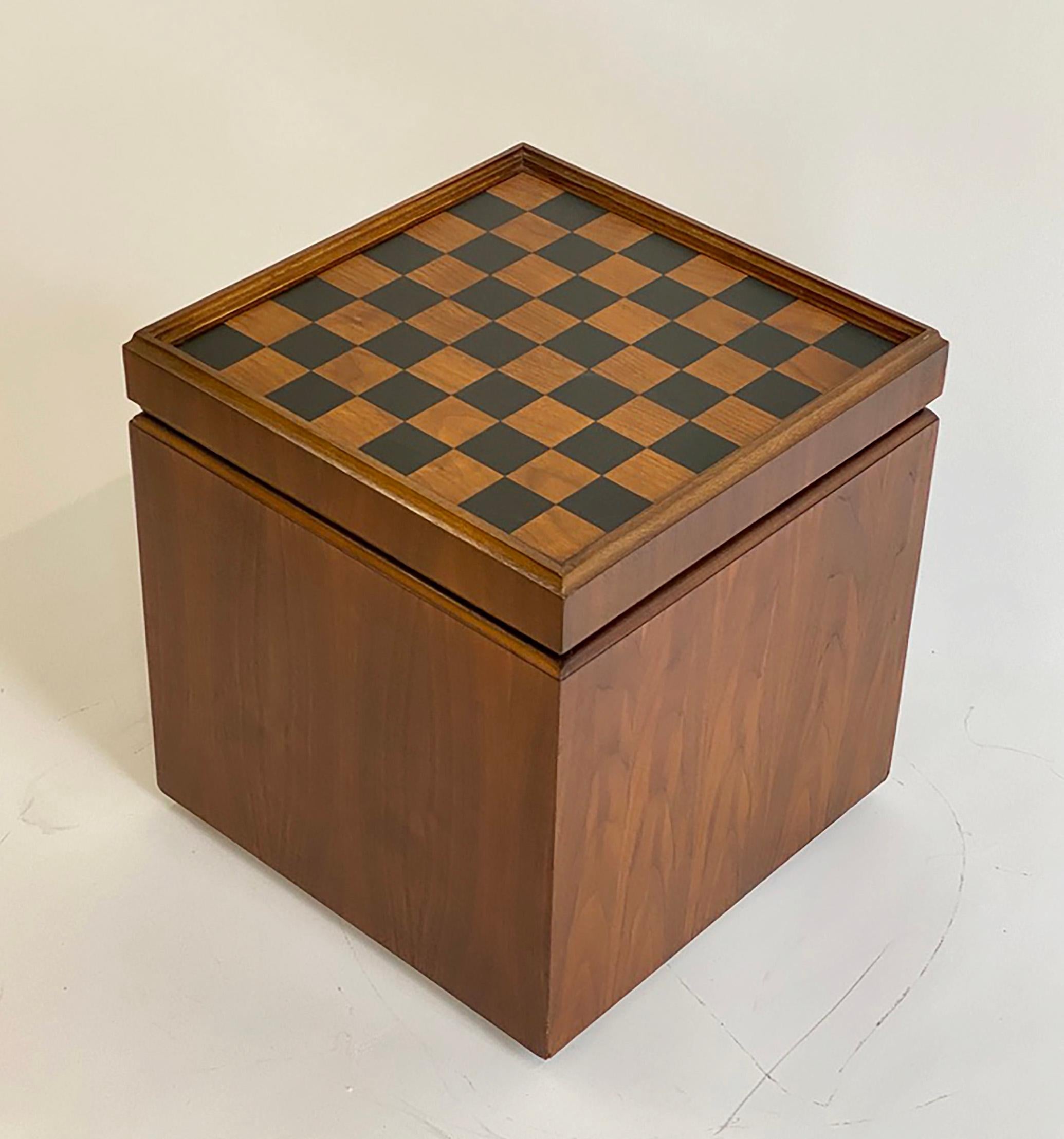 Mid-Century Lane Walnut Storage Cube Ottoman with Reversible Chessboard For Sale 6