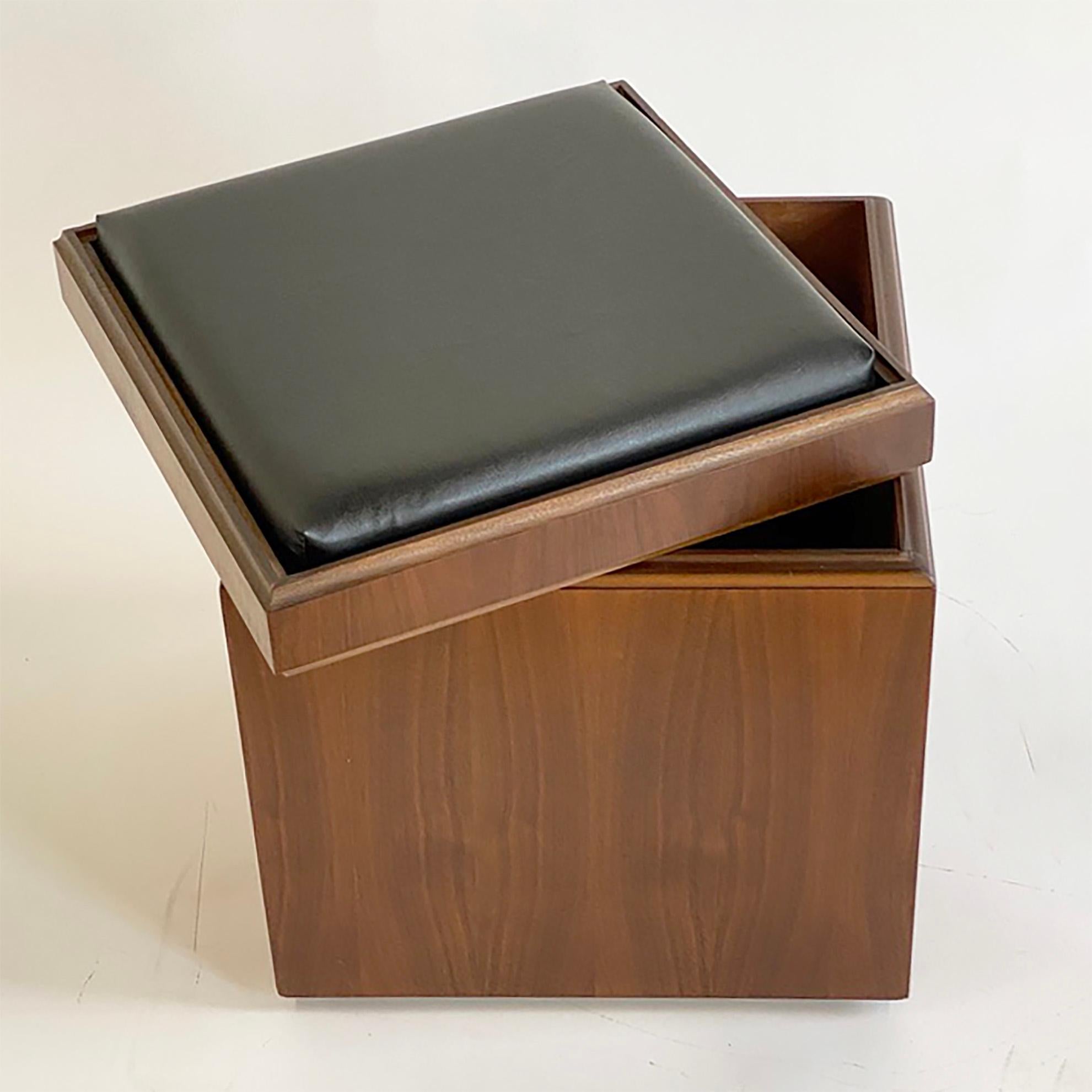 Mid-Century Lane Walnut Storage Cube Ottoman with Reversible Chessboard For Sale 10