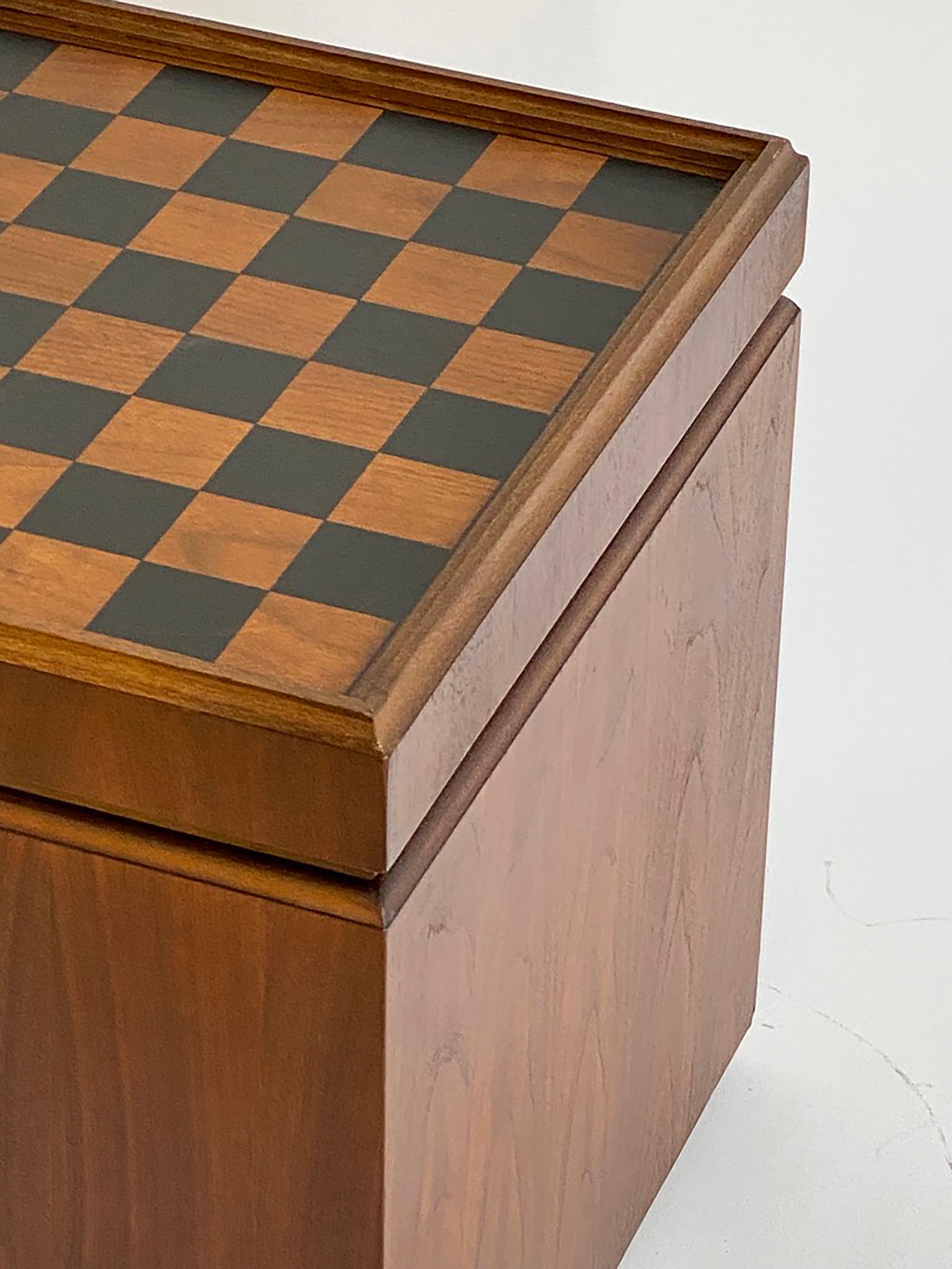 American Mid-Century Lane Walnut Storage Cube Ottoman with Reversible Chessboard For Sale