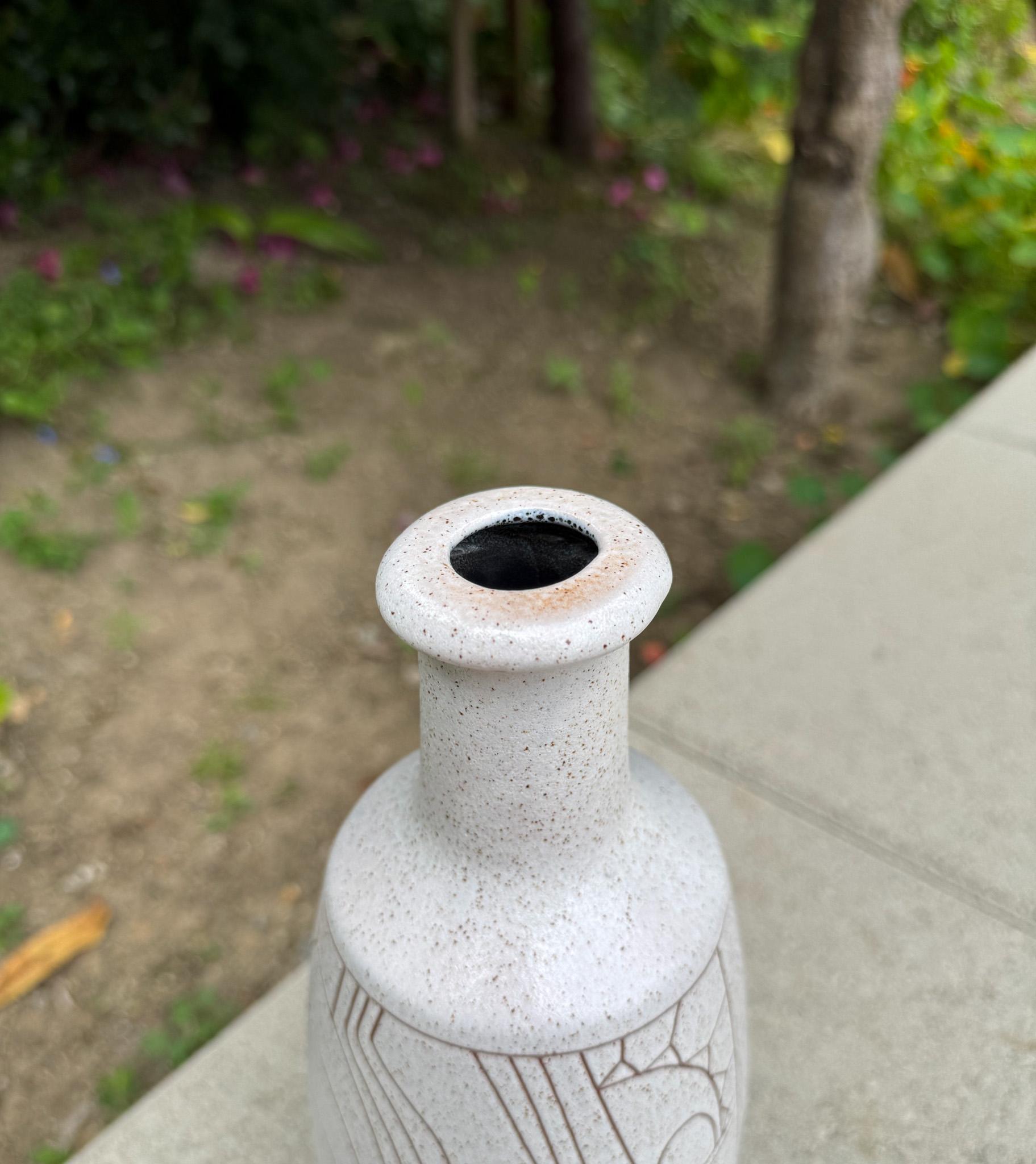 Vase en céramique émaillée Lapid Sgraffito du milieu du siècle, années 1960 3