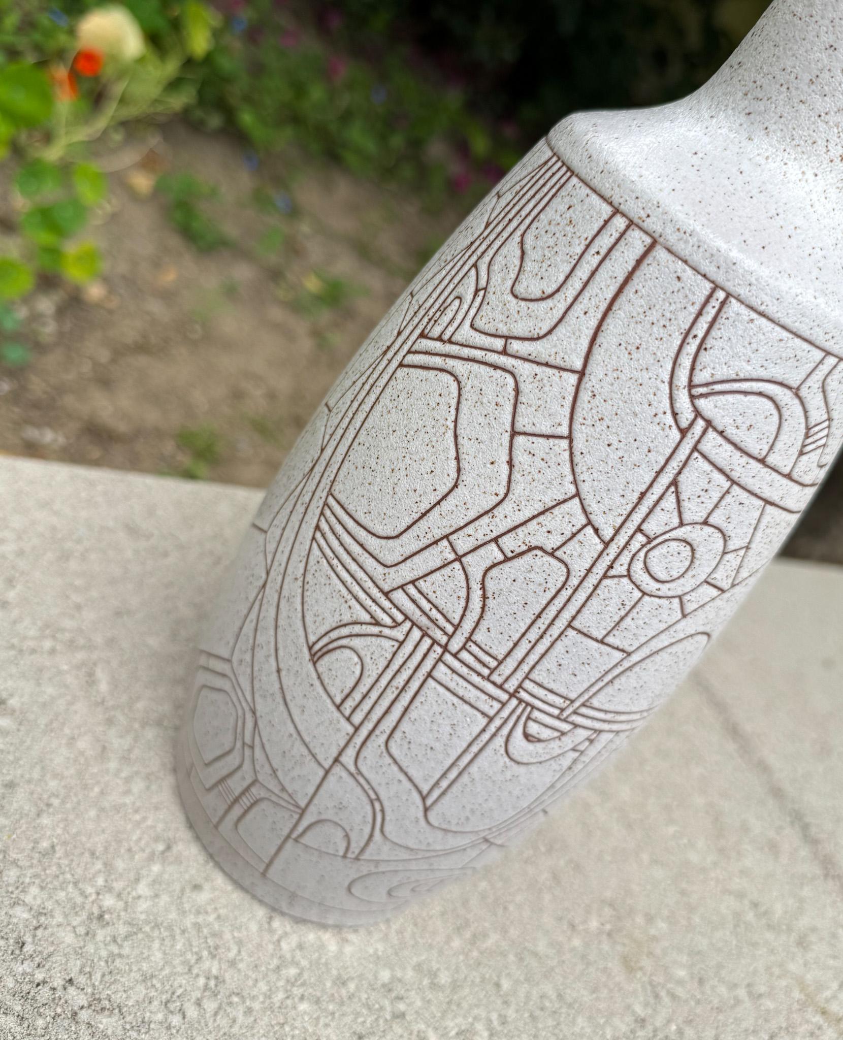 Mid-Century Modern Vase en céramique émaillée Lapid Sgraffito du milieu du siècle, années 1960