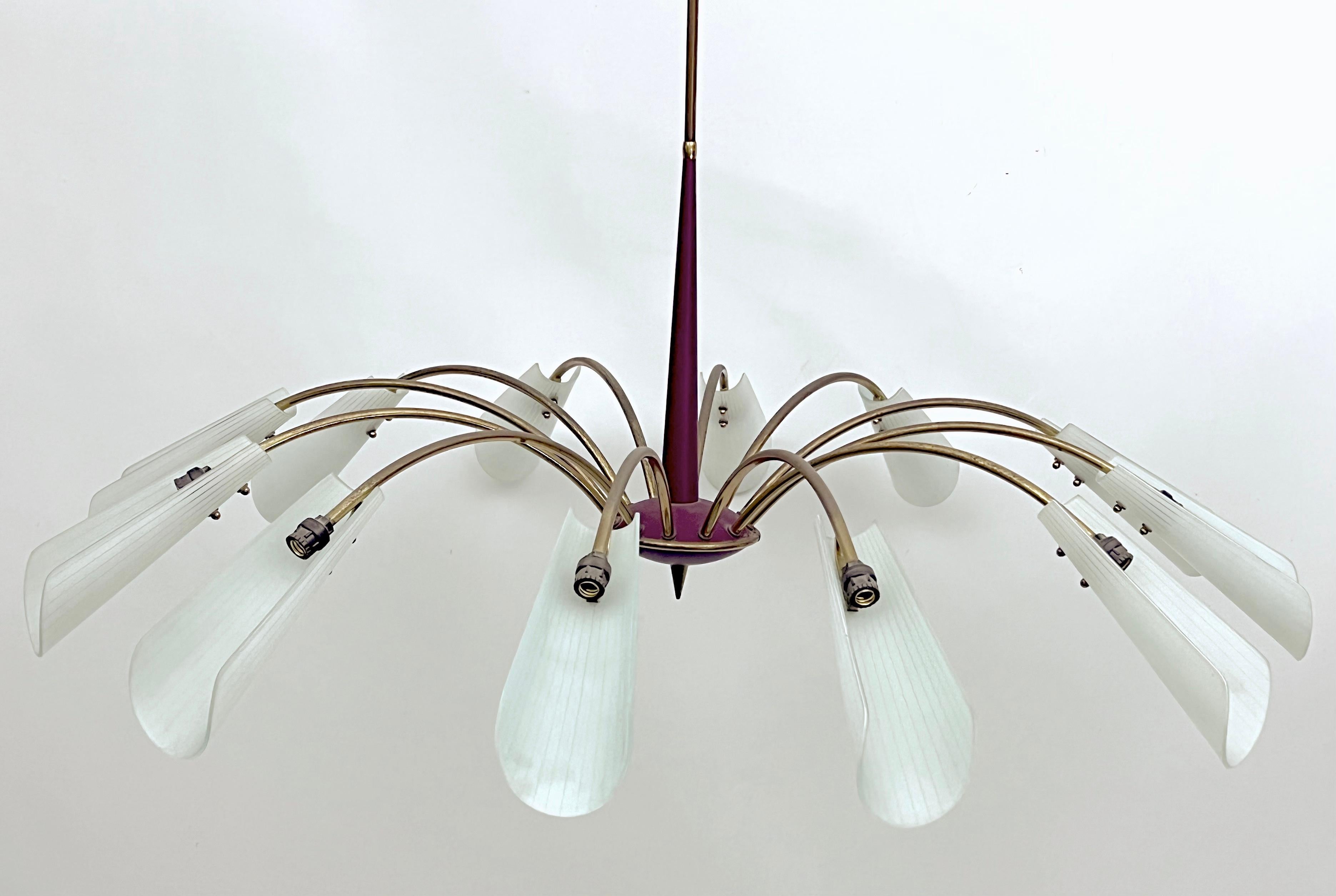 Mid-Century Large 12 arms spider chandelier in Stilnovo manner. Italy 1950s For Sale 6