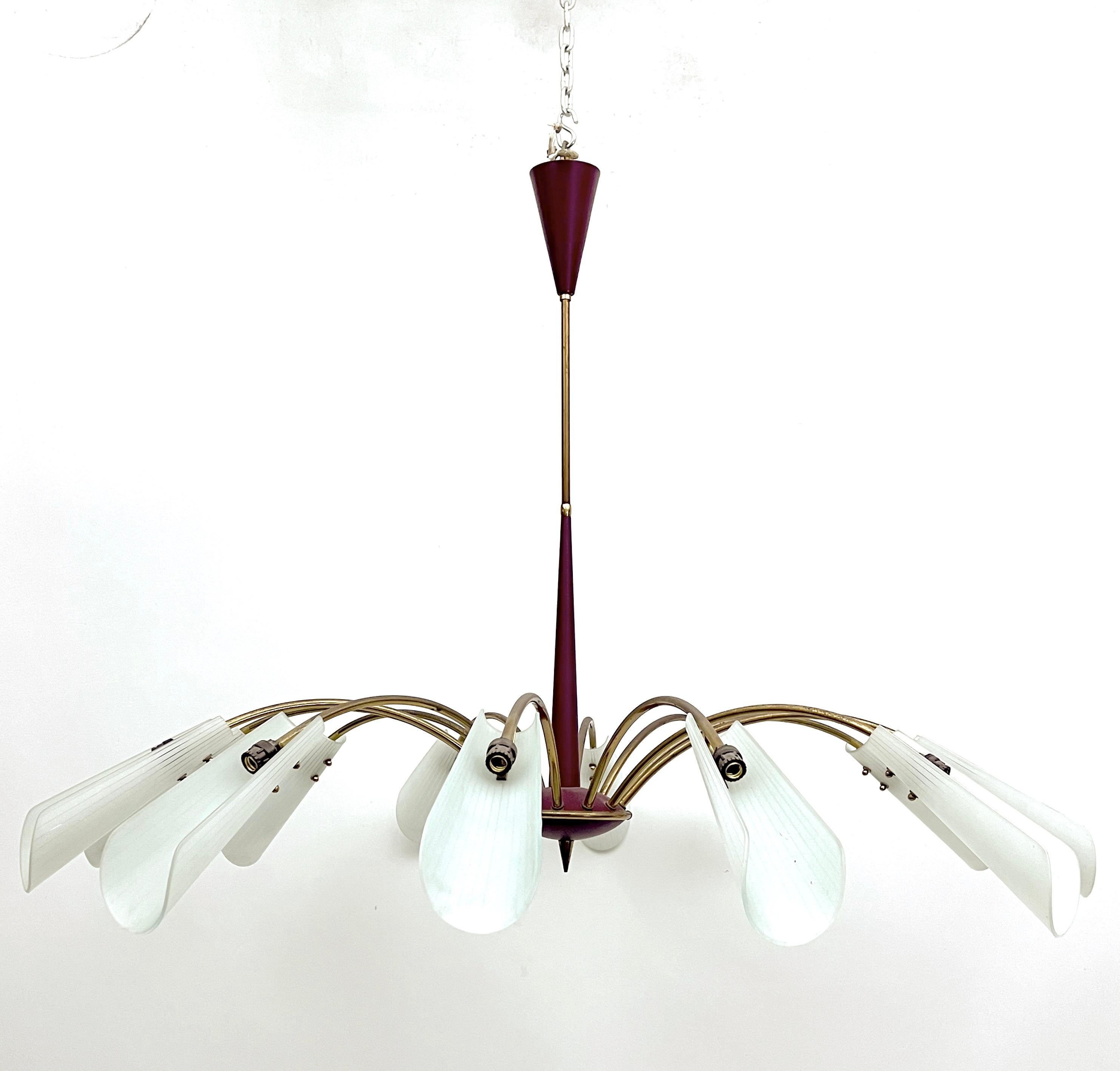Mid-Century Large 12 arms spider chandelier in Stilnovo manner. Italy 1950s For Sale 7