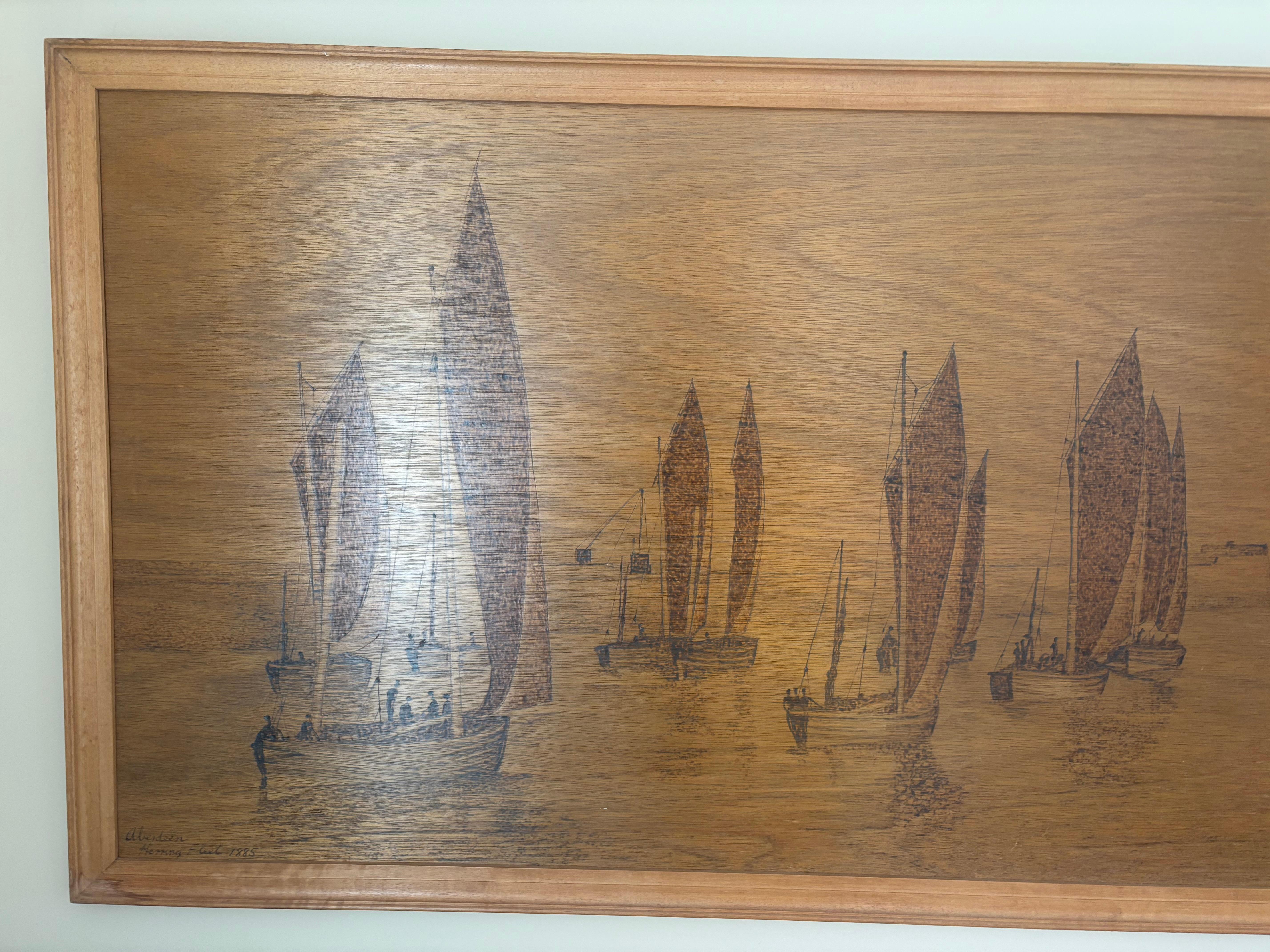 Mid Century Large Arts And Crafts Pyrographie Fischereiflotte Schiffe, signiert (Moderne der Mitte des Jahrhunderts) im Angebot