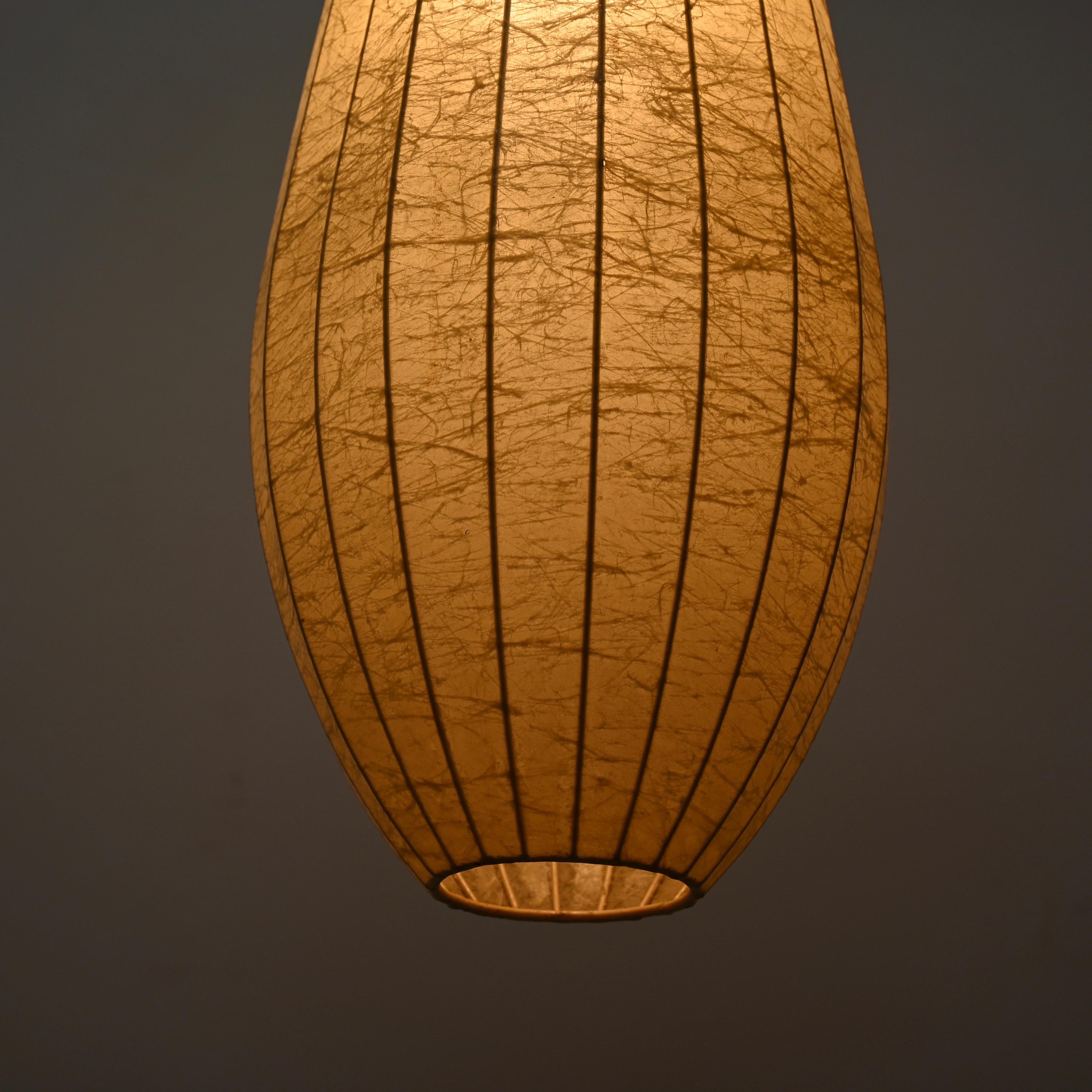 Colgante italiano de mediados de siglo en forma de 