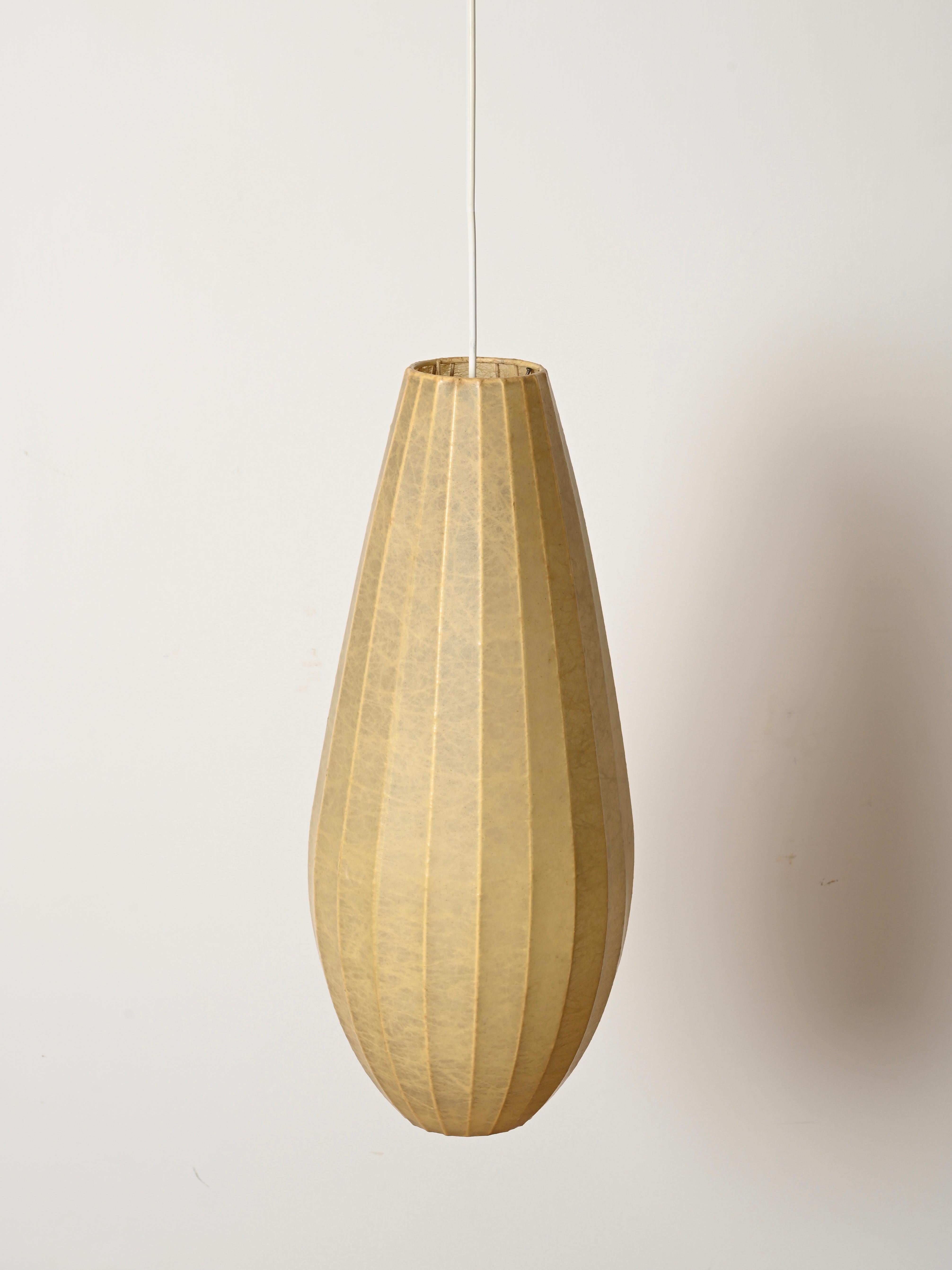 Colgante italiano de mediados de siglo en forma de 