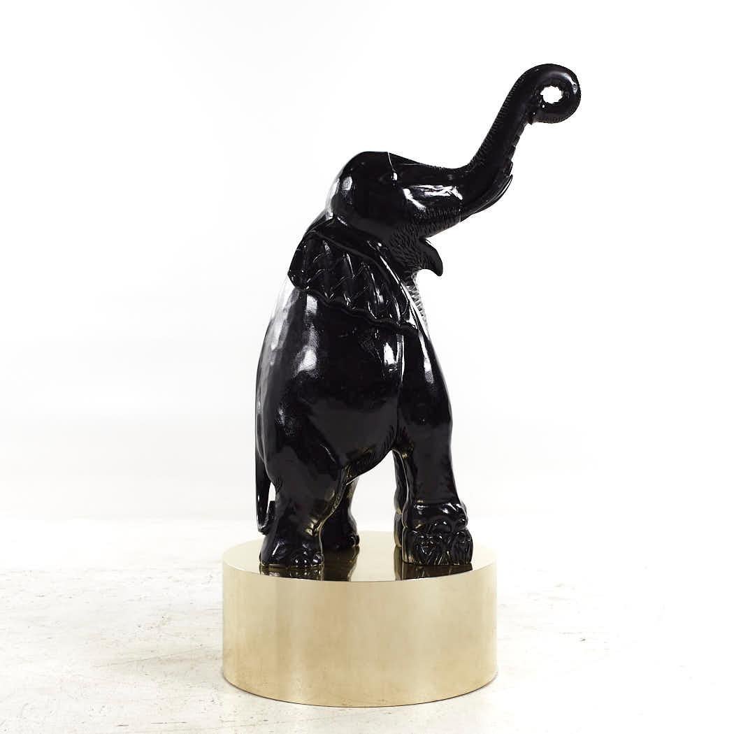 Mid Century Large Brass Base Elefanten-Skulpturen - Paar im Angebot 4