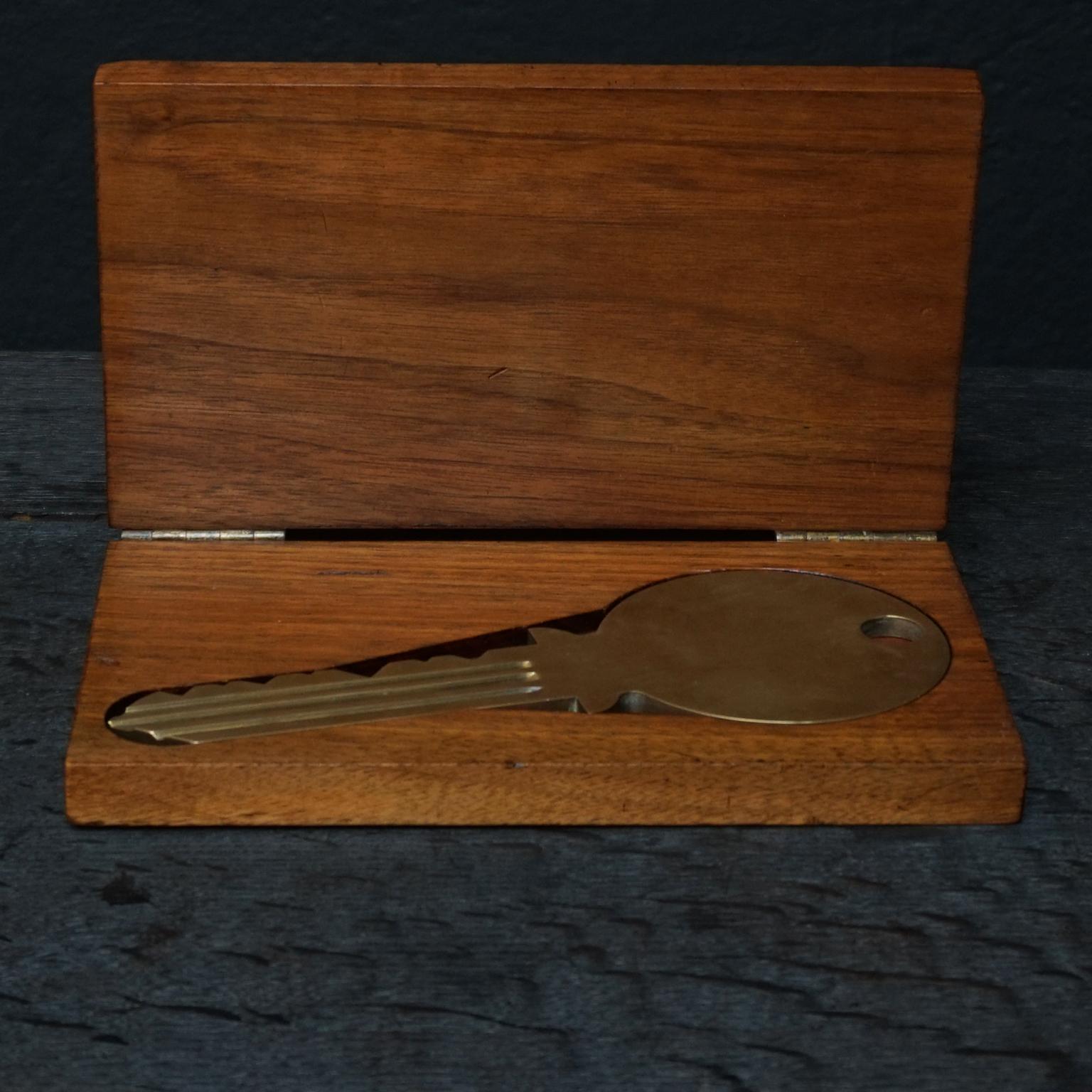 20th Century Midcentury Large Brass Key in Walnut Wood Flat Box Shaped as a Door For Sale