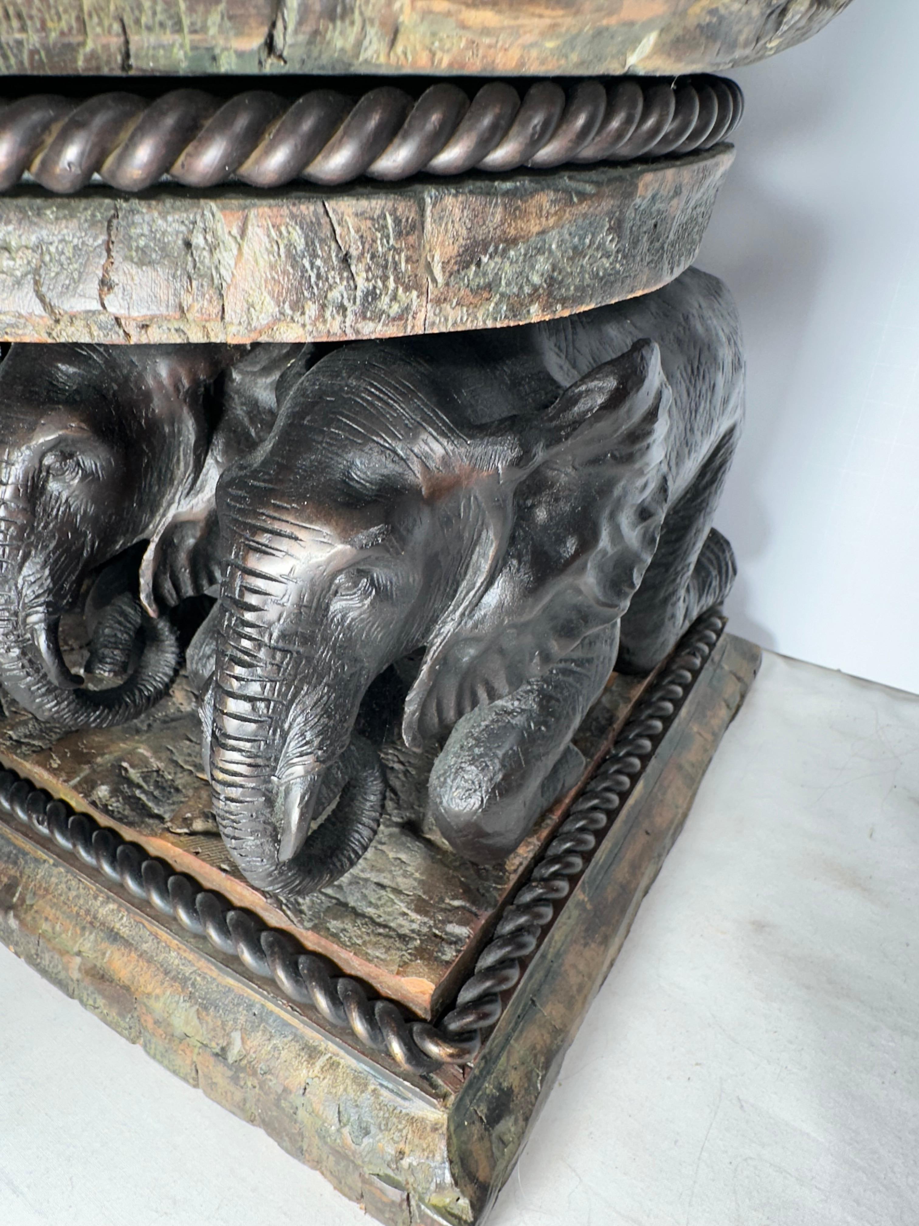 Mid-Century Large Bronze Elefant und Holz Schale Tafelaufsatz (Unbekannt) im Angebot