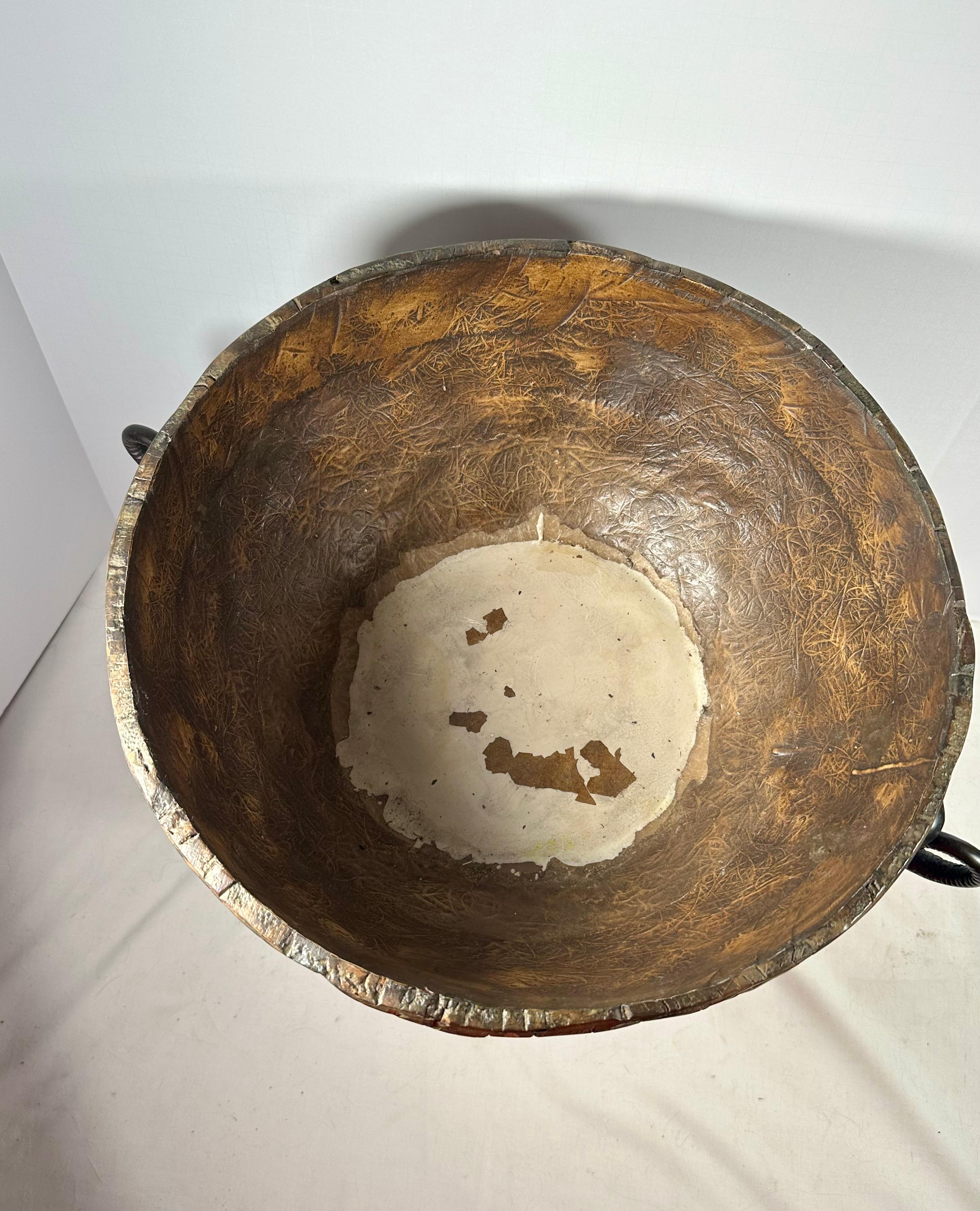 Mid-Century Large Bronze Elefant und Holz Schale Tafelaufsatz (20. Jahrhundert) im Angebot