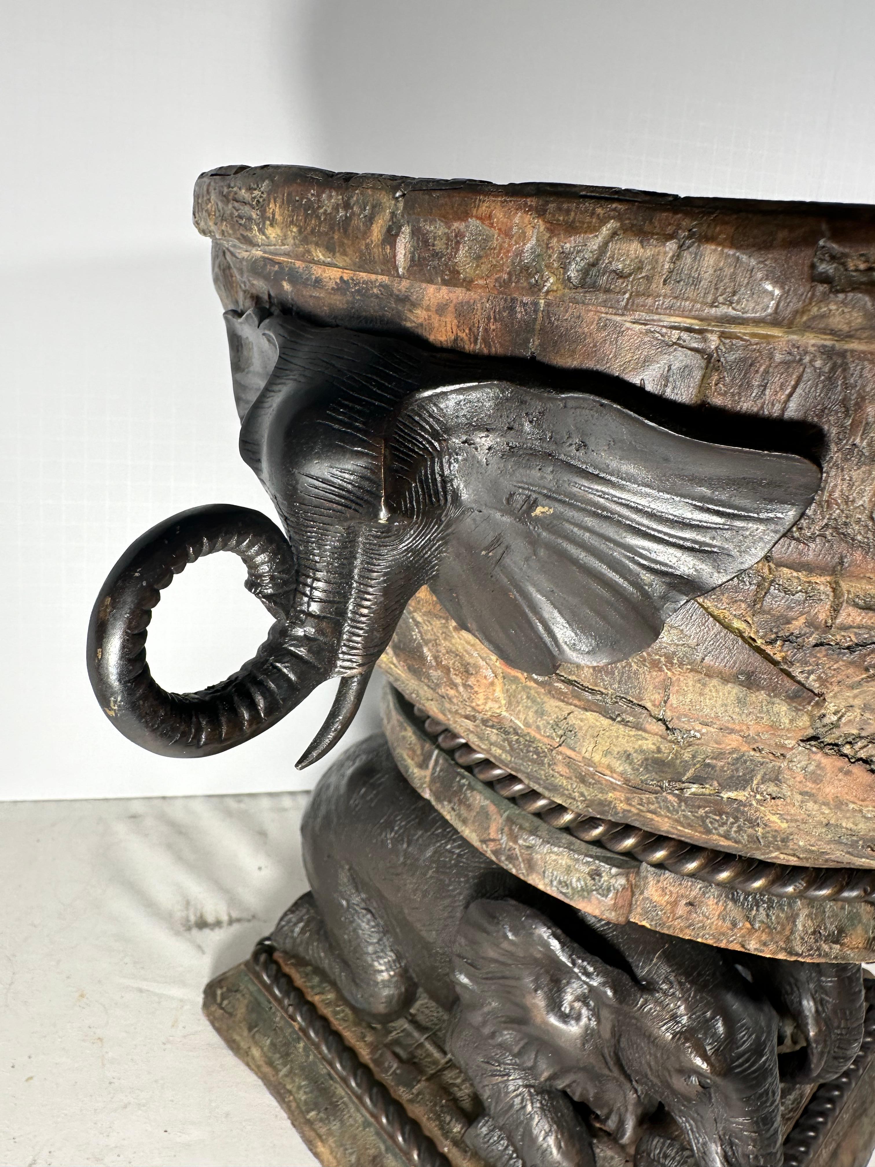Mid-Century Large Bronze Elefant und Holz Schale Tafelaufsatz im Angebot 2