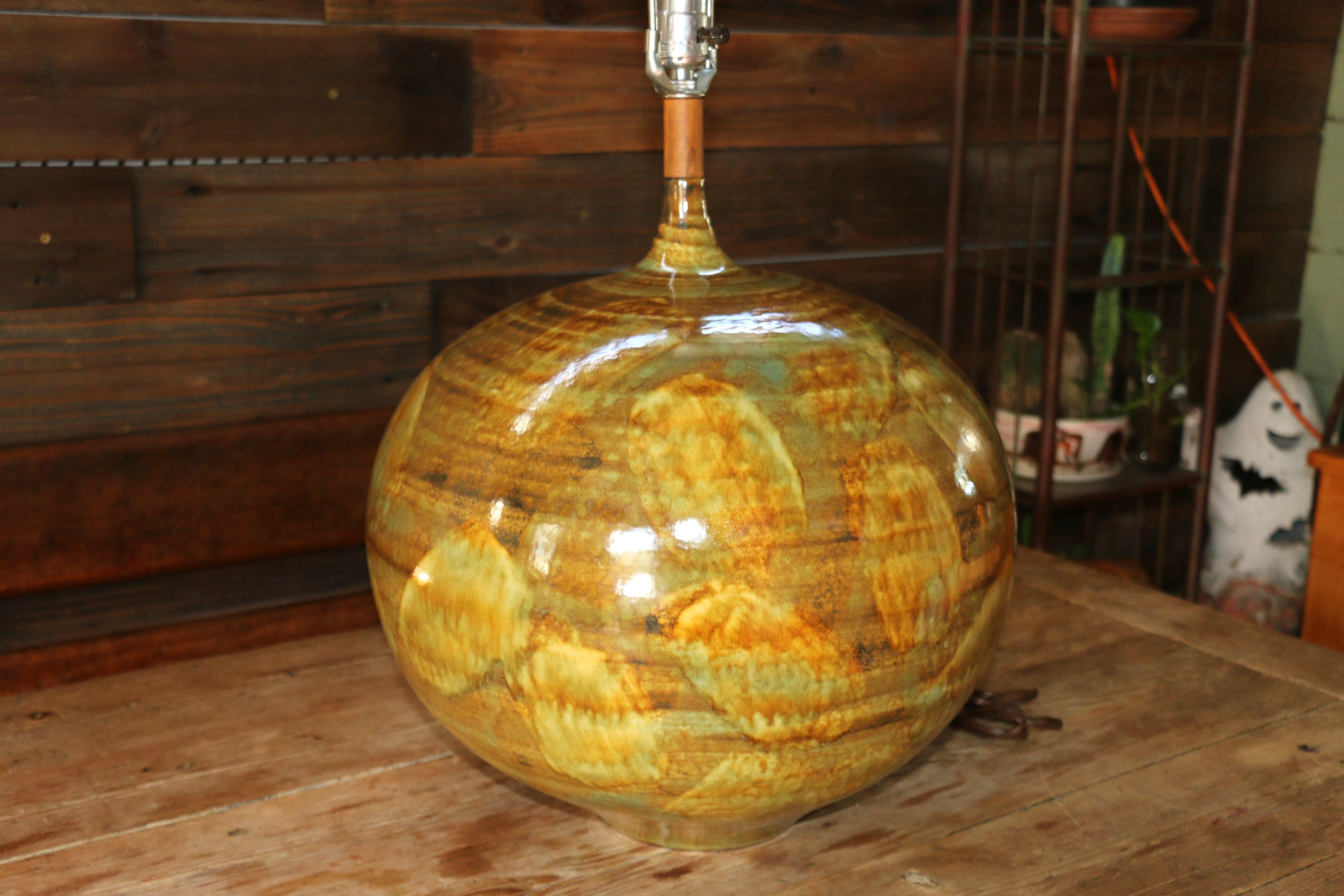 Milieu du XXe siècle Grande lampe de table du milieu du siècle en céramique à glaçure goutte à goutte, années 1960 en vente