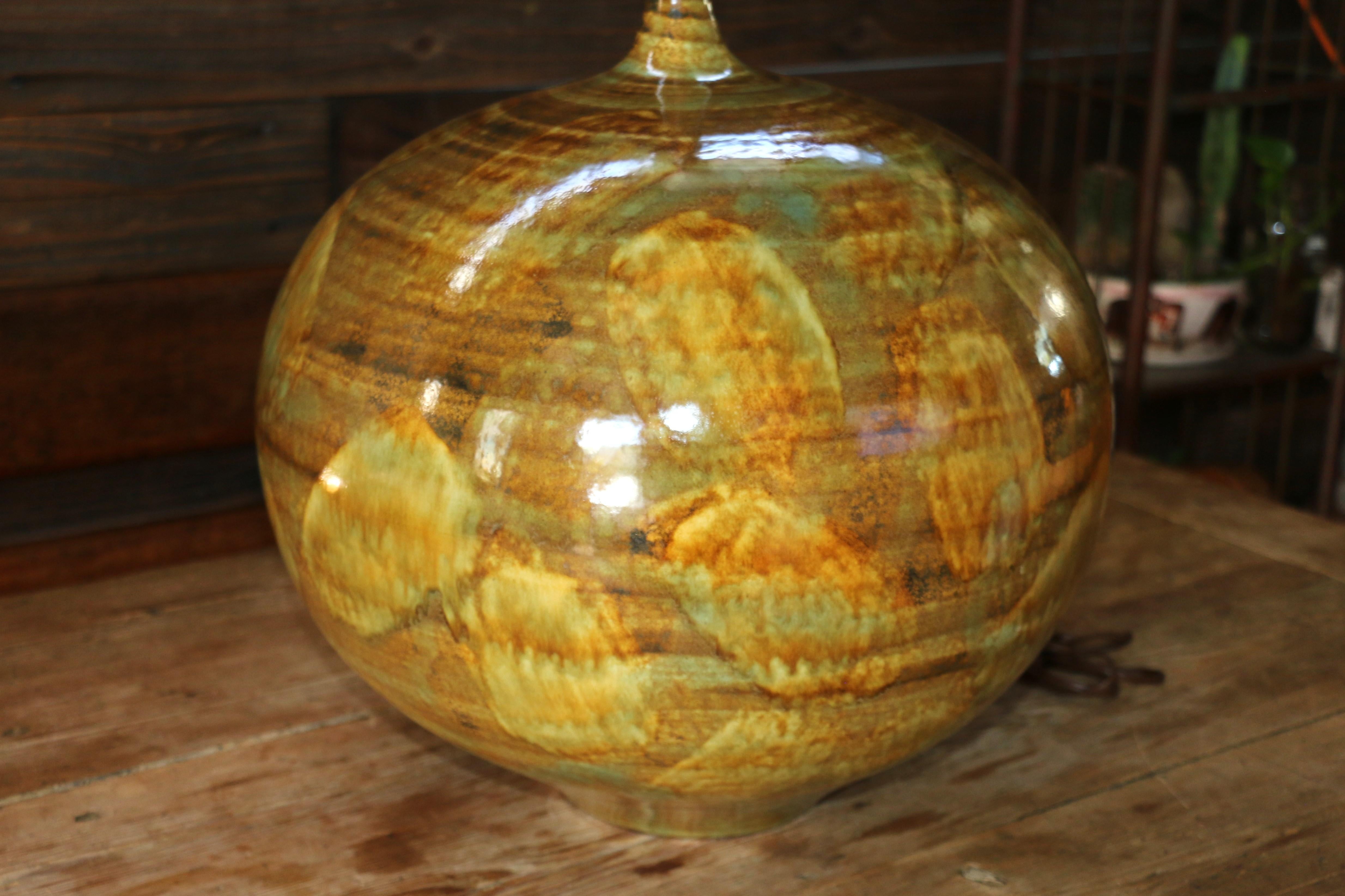 Grande lampe de table du milieu du siècle en céramique à glaçure goutte à goutte, années 1960 en vente 1