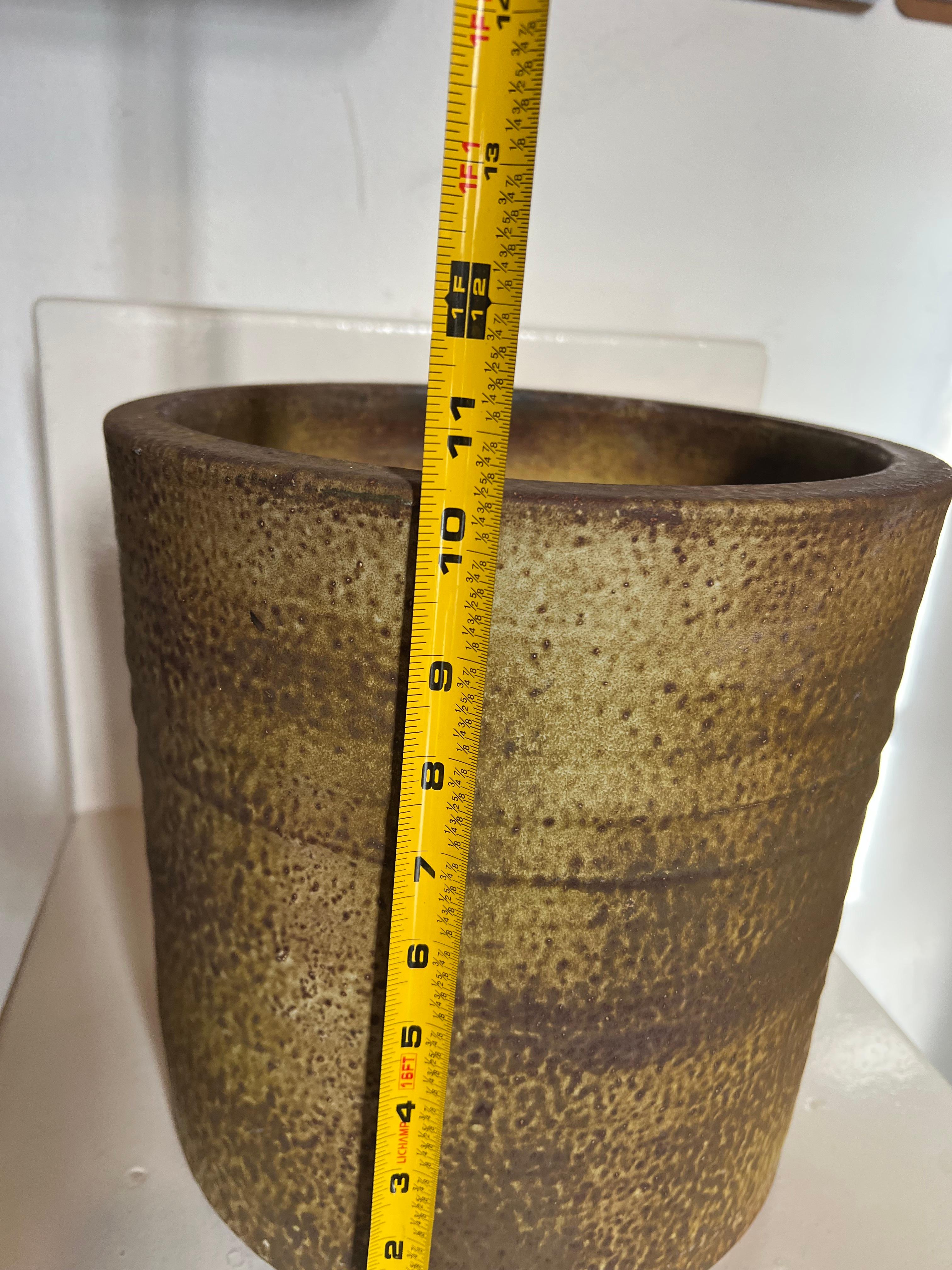 Mid-Century moderno Grande vaso in ceramica di metà secolo attribuito a Piet Knepper per Mobach, anni '70 in vendita