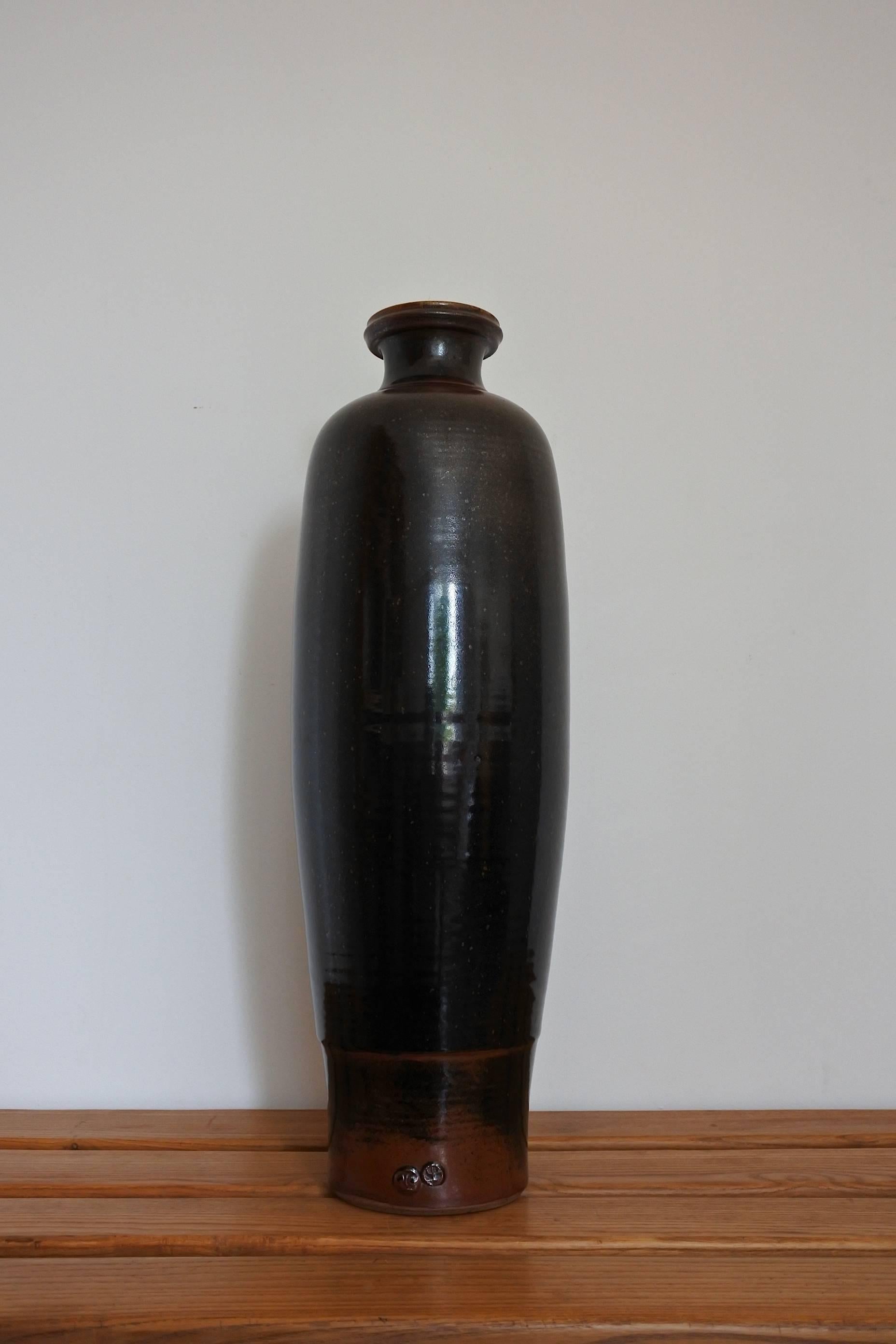 Large enamelled earthenware vase, France, 1960s.
Japanese inspiration.
Most likely made in the pottery center of La Borne or Saint Amand-en-Puisaye.
Signed.