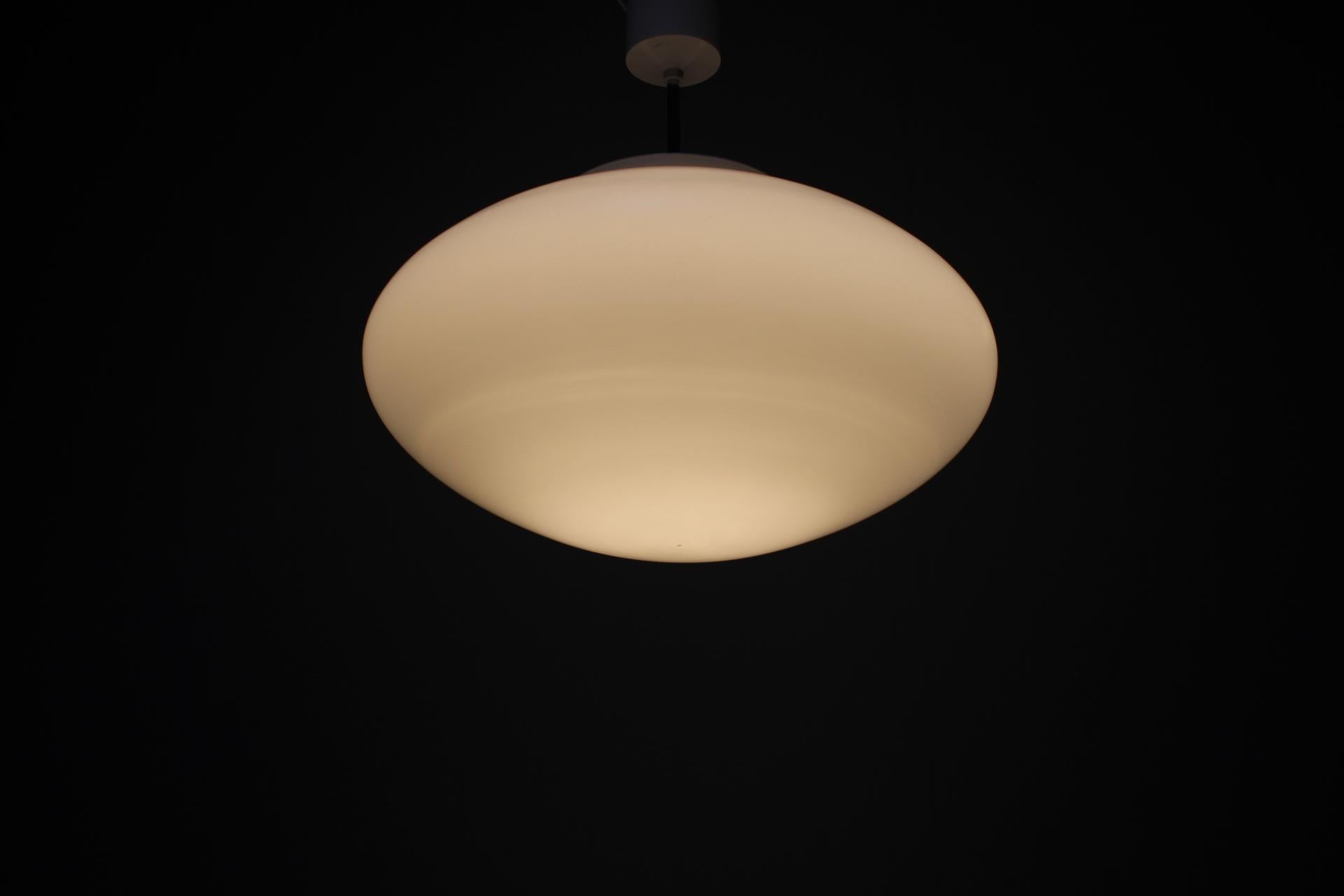 Grande lampadario di metà secolo, Cecoslovacchia, 1960 in vendita 1