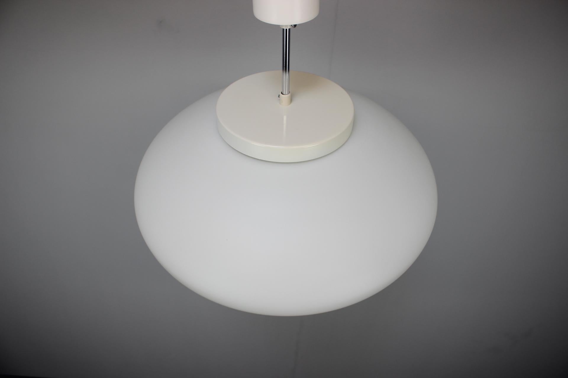 Grande lampadario di metà secolo, anni '60 In condizioni buone in vendita a Praha, CZ