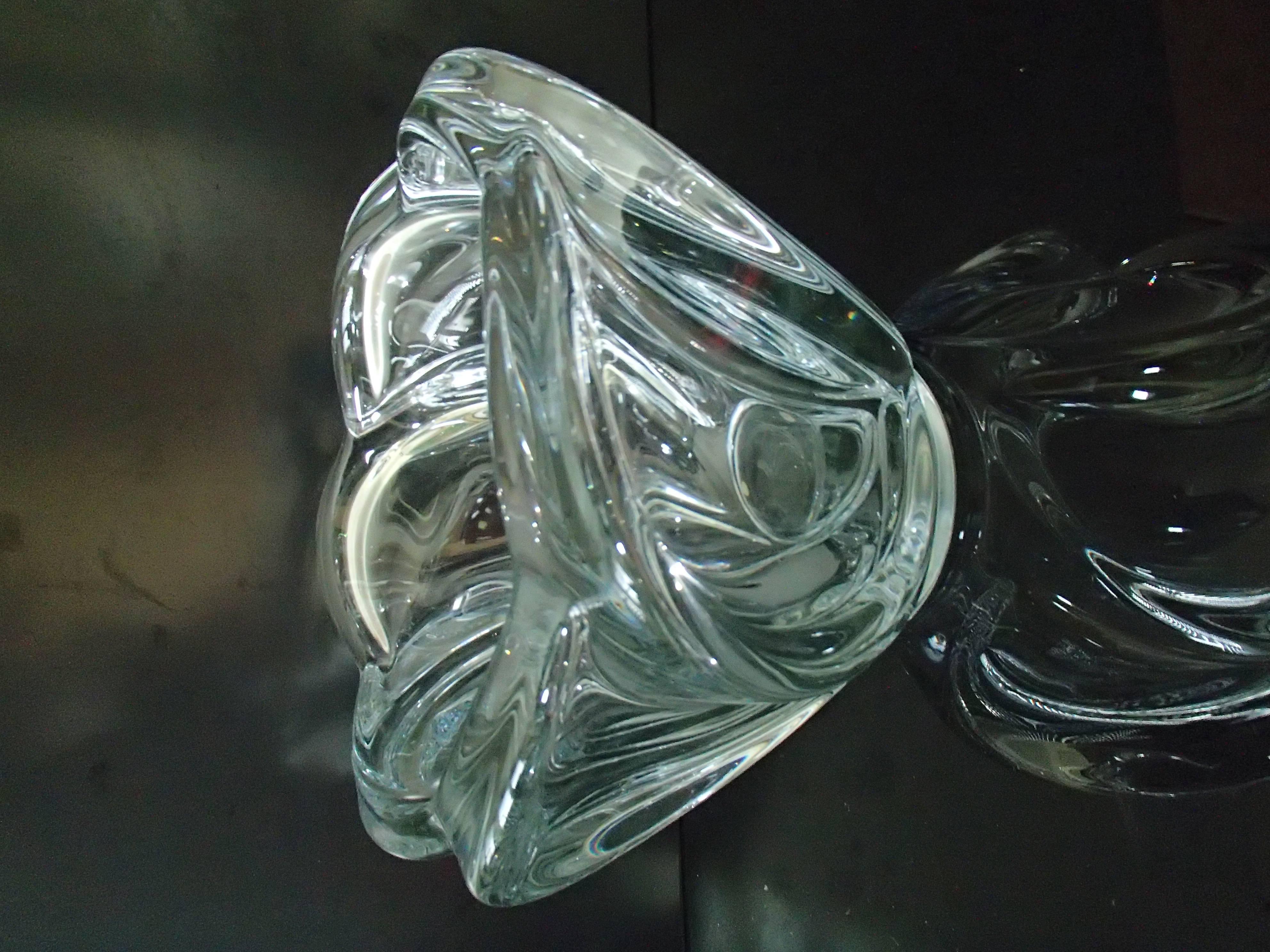 Belge Grand vase ou coupe en cristal transparent et lourd du milieu du siècle dernier en vente