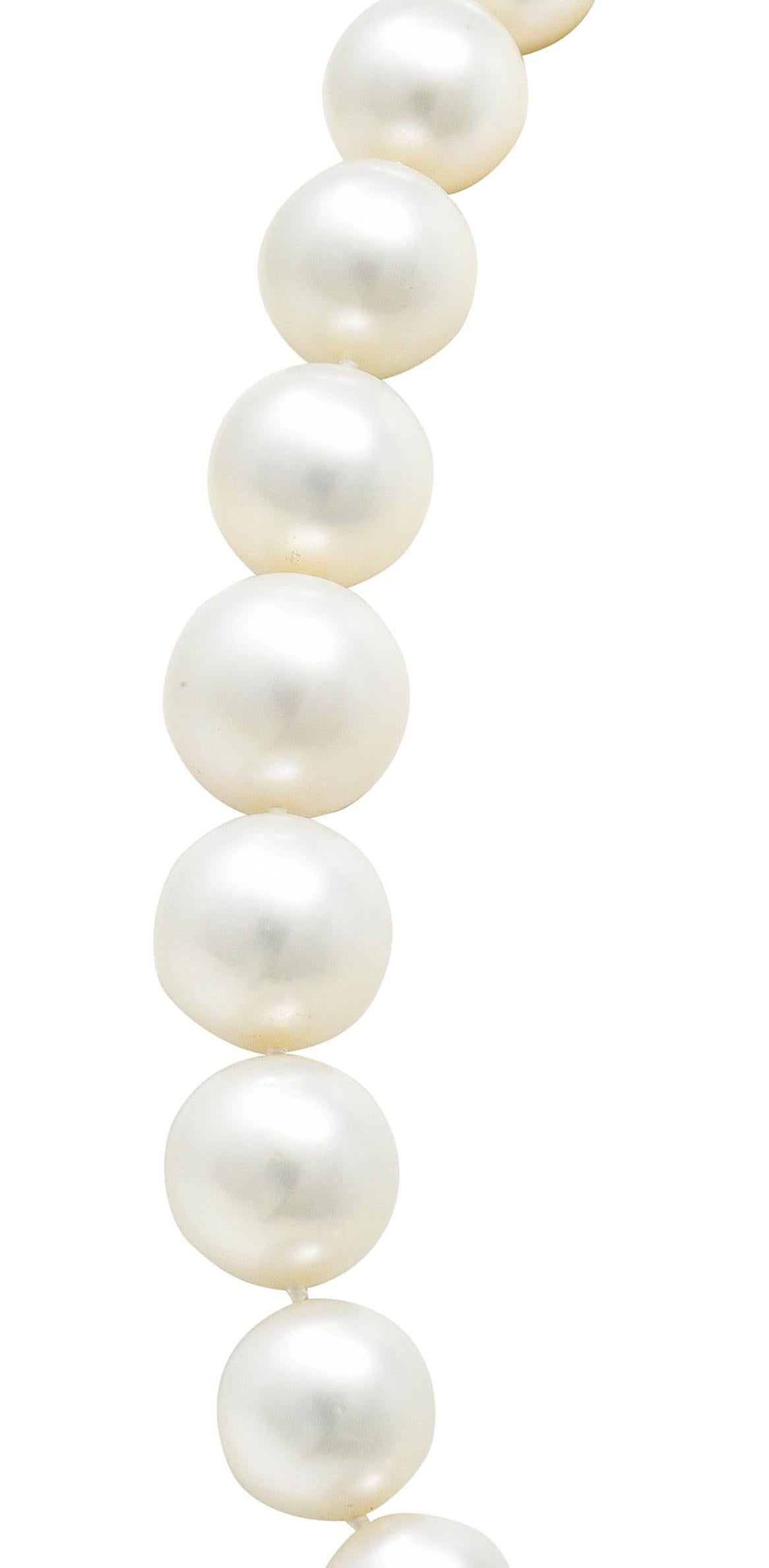 Collier de perles de culture de grande taille du milieu du siècle avec larges diamants de 3,50 carats poids total Excellent état - En vente à Philadelphia, PA