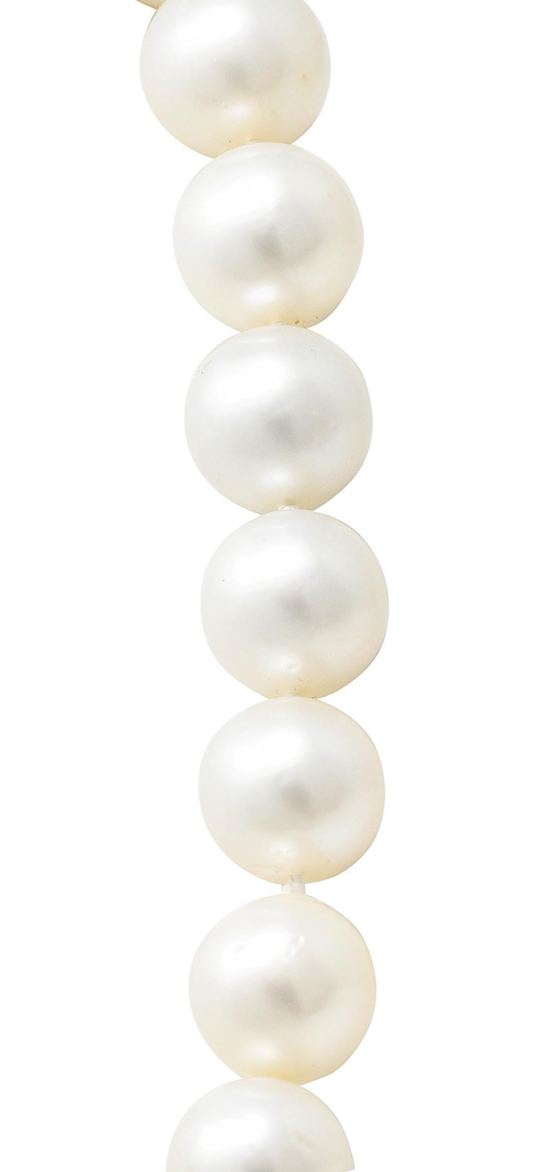 Collier de perles de culture de grande taille du milieu du siècle avec larges diamants de 3,50 carats poids total en vente 3