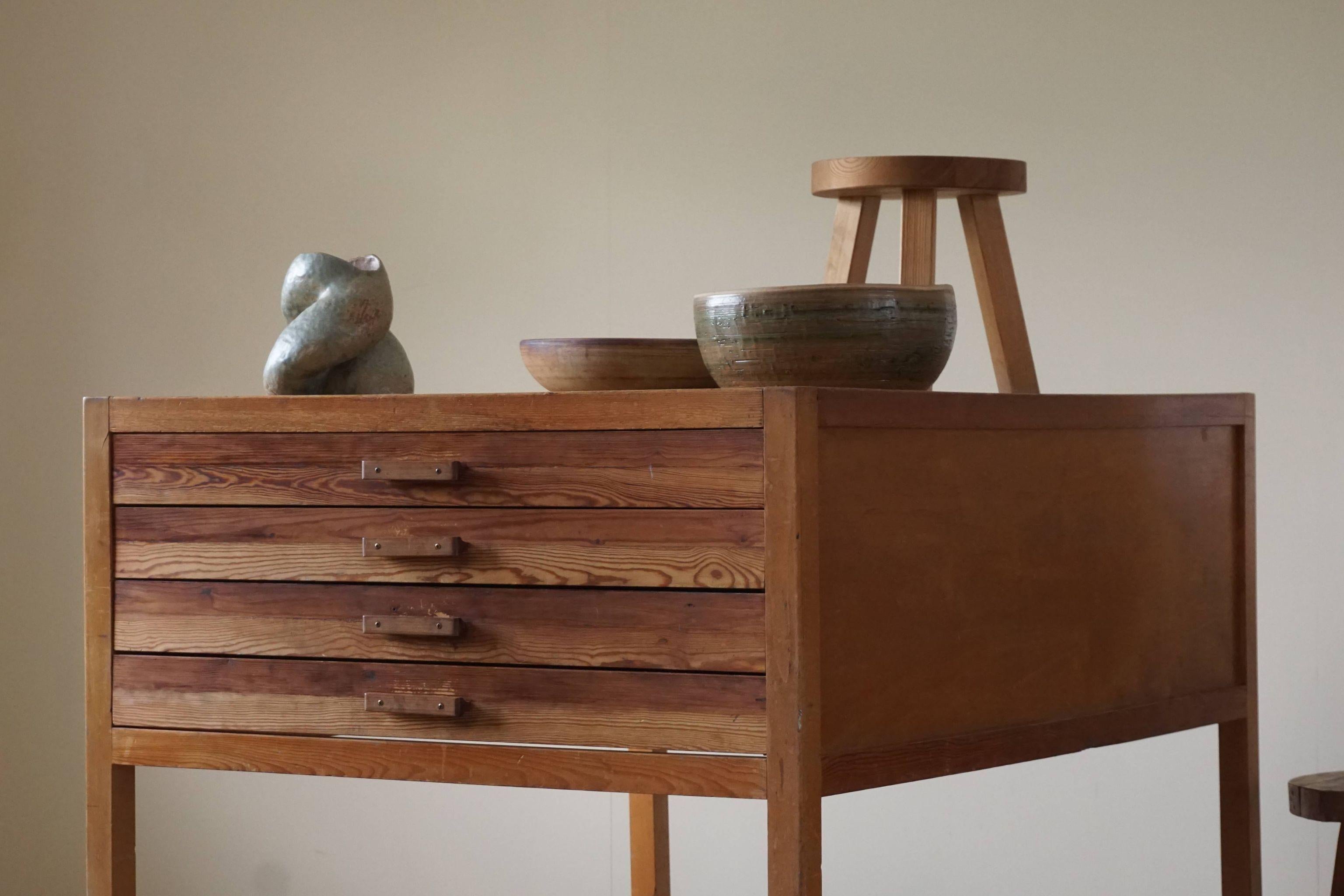 Mid Century Large Danish Drawing Cabinet, Made in Pine and Beech, 1960s In Good Condition For Sale In Odense, DK